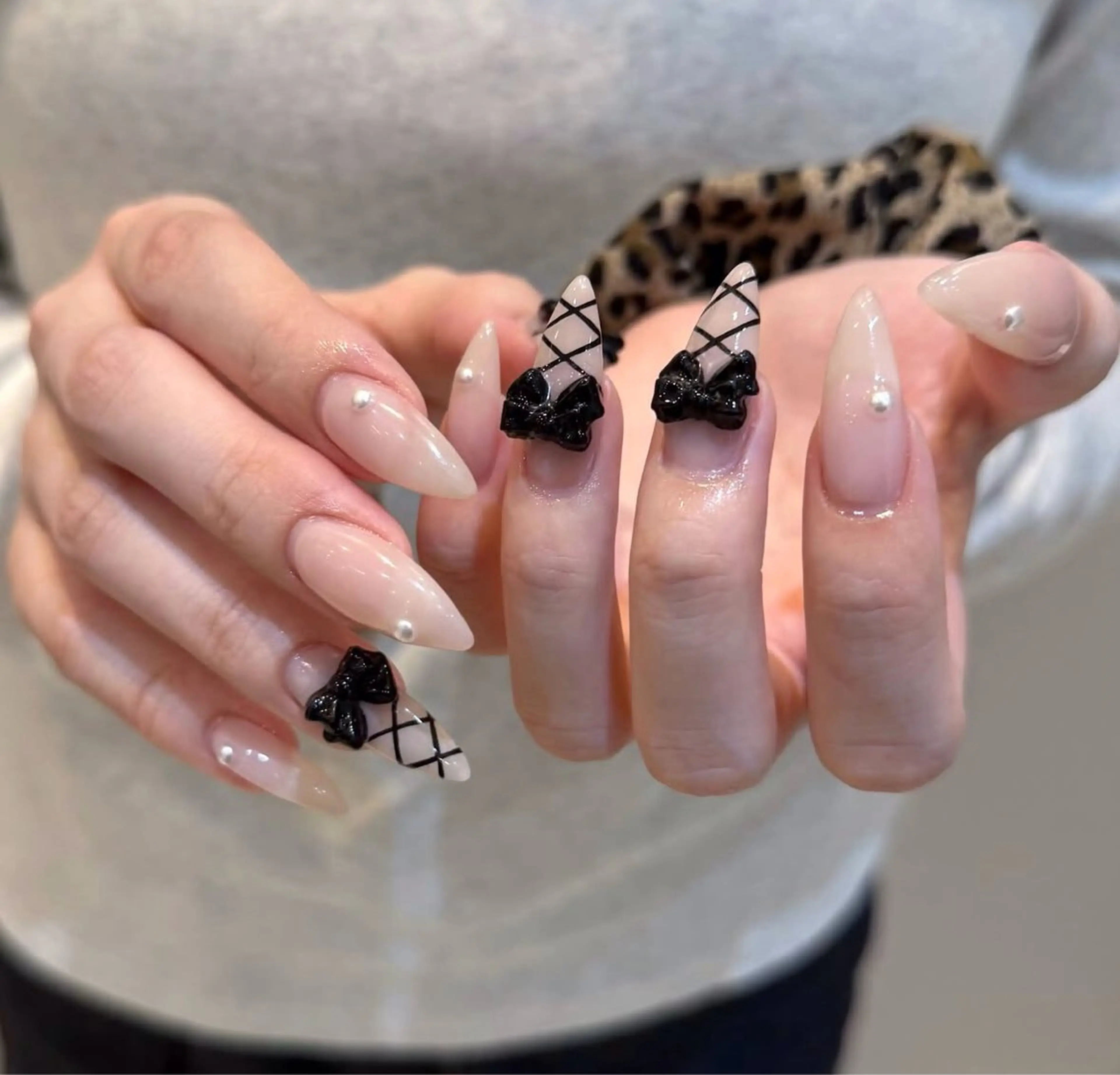 ネイル 長さ出し グラデーション キラキラネイル 韓国ネイル ラメ(グリッター) ハンドネイル ハンドケア Chisa Nail Studio所属・チ サのネイルデザイン