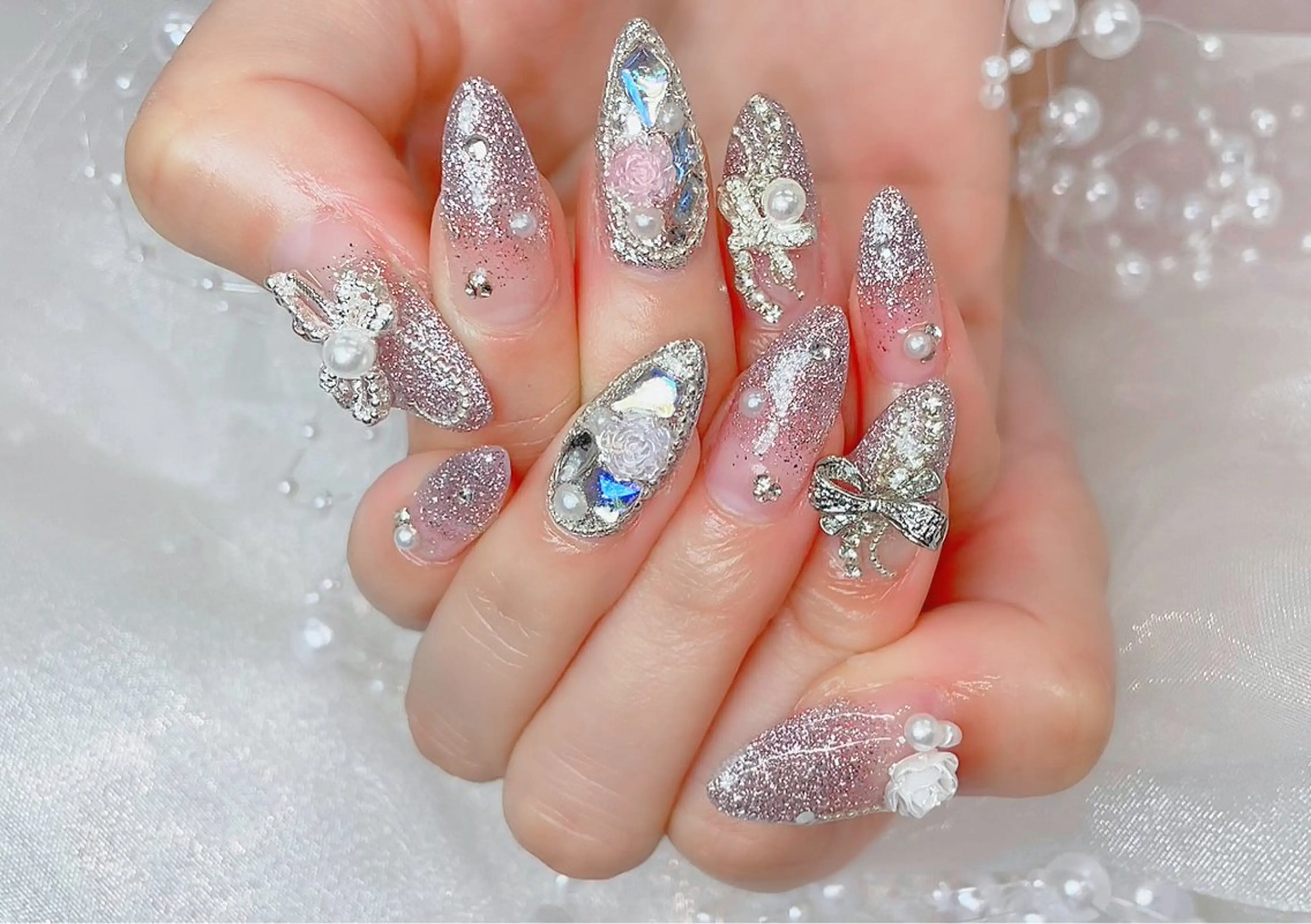 ネイル 長さ出し フラッシュネイル フレンチネイル キラキラネイル ラメ(グリッター) ハンドネイル Chouette ここのネイルデザイン