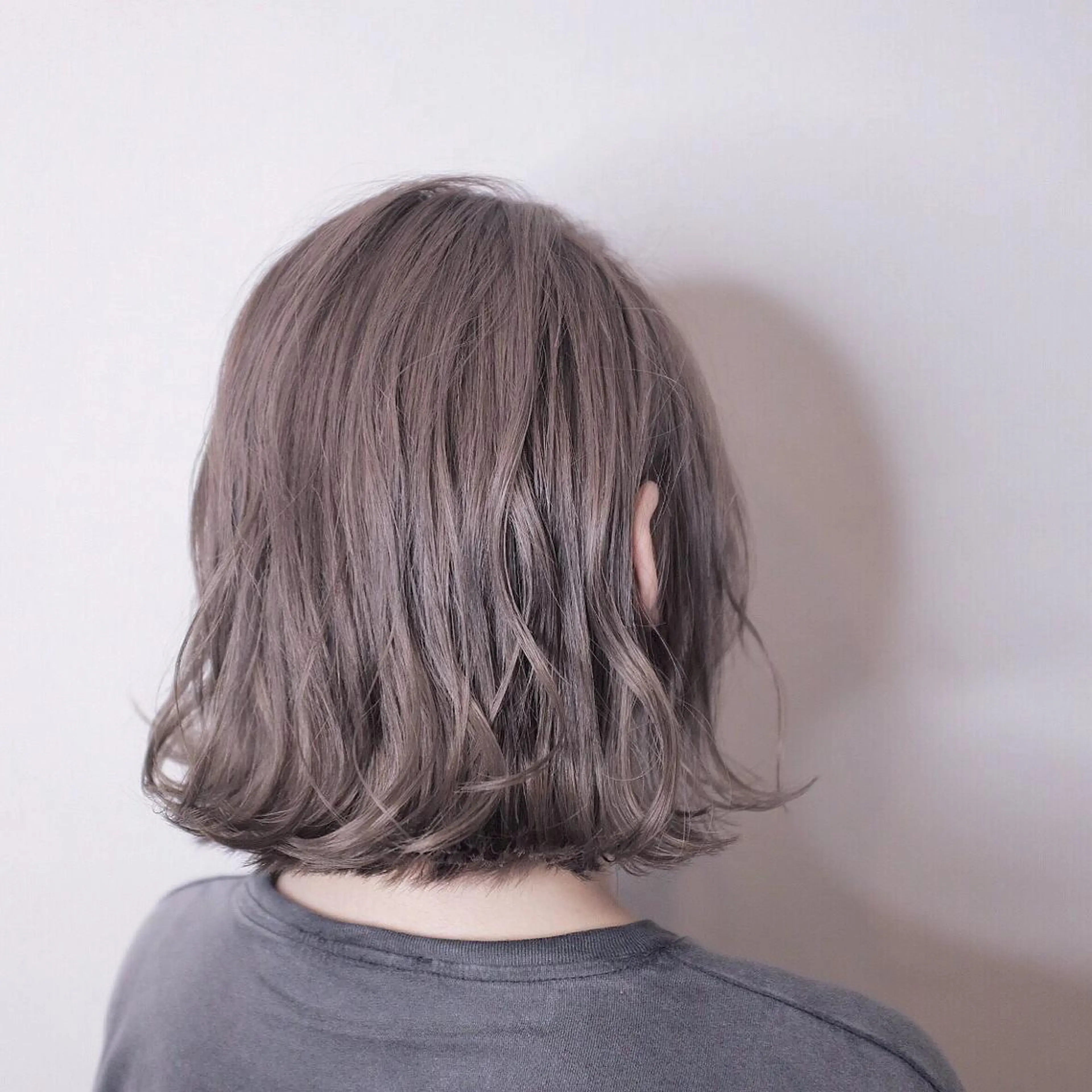 ミディアム カット ヘアカラー 縮毛矯正・暗髪 ・ショート　橋本🐶のヘアスタイル