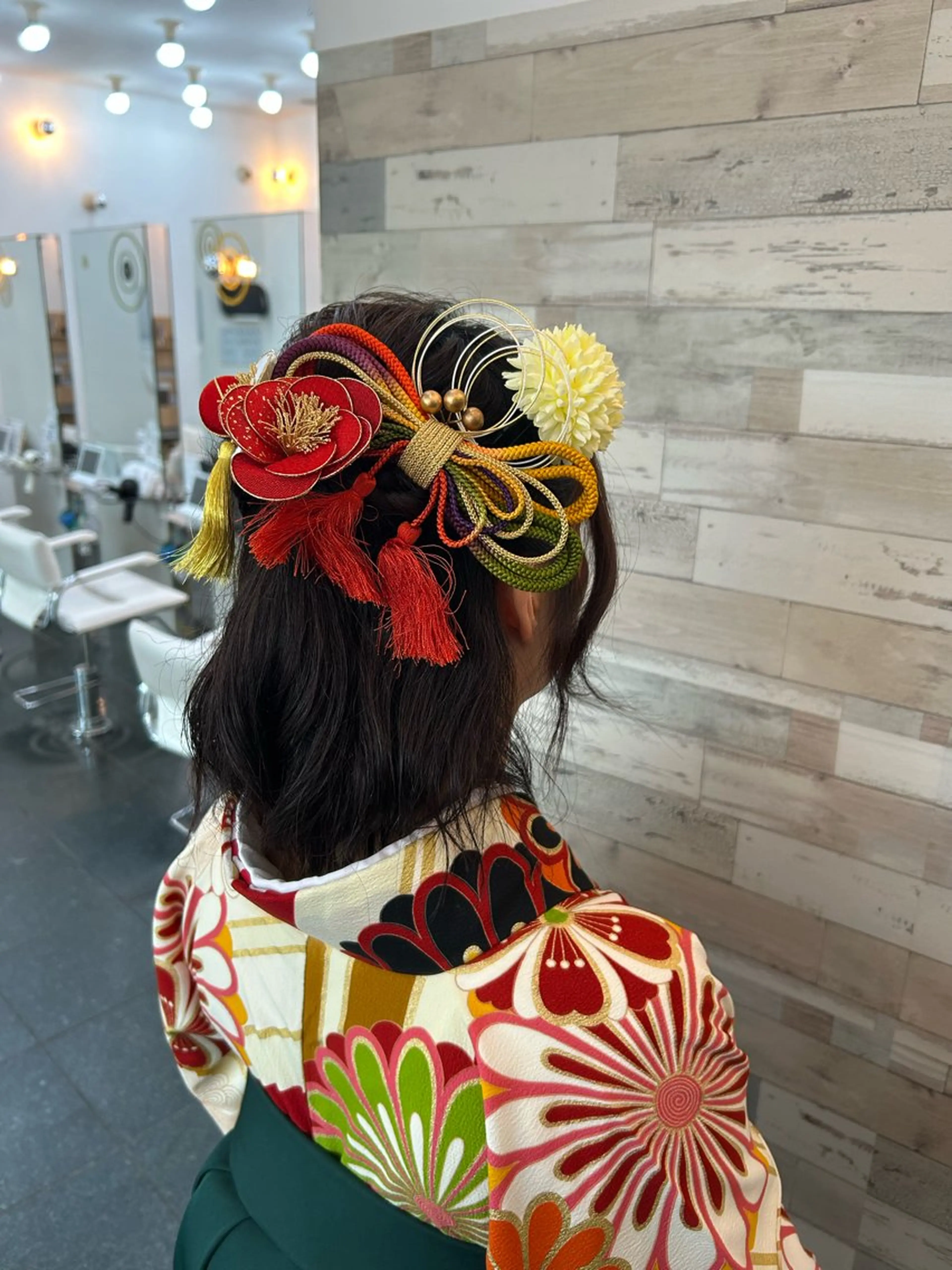 ヘアアレンジ 卒業式のヘアスタイル 髪質改善⭐️縮毛 🫧内藤紅葉のヘアスタイル