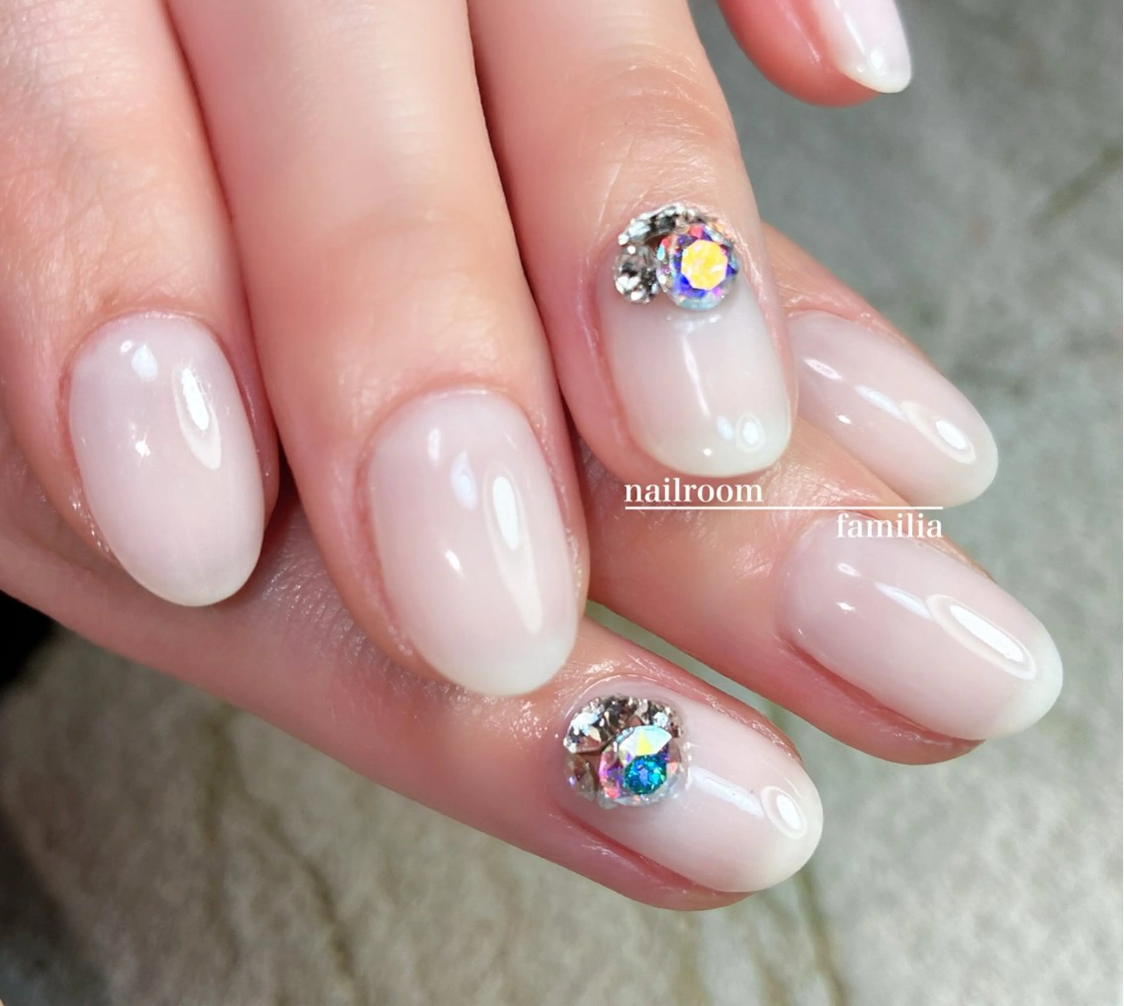 ネイル ハンドネイル -nailroom- familiaのネイルデザイン