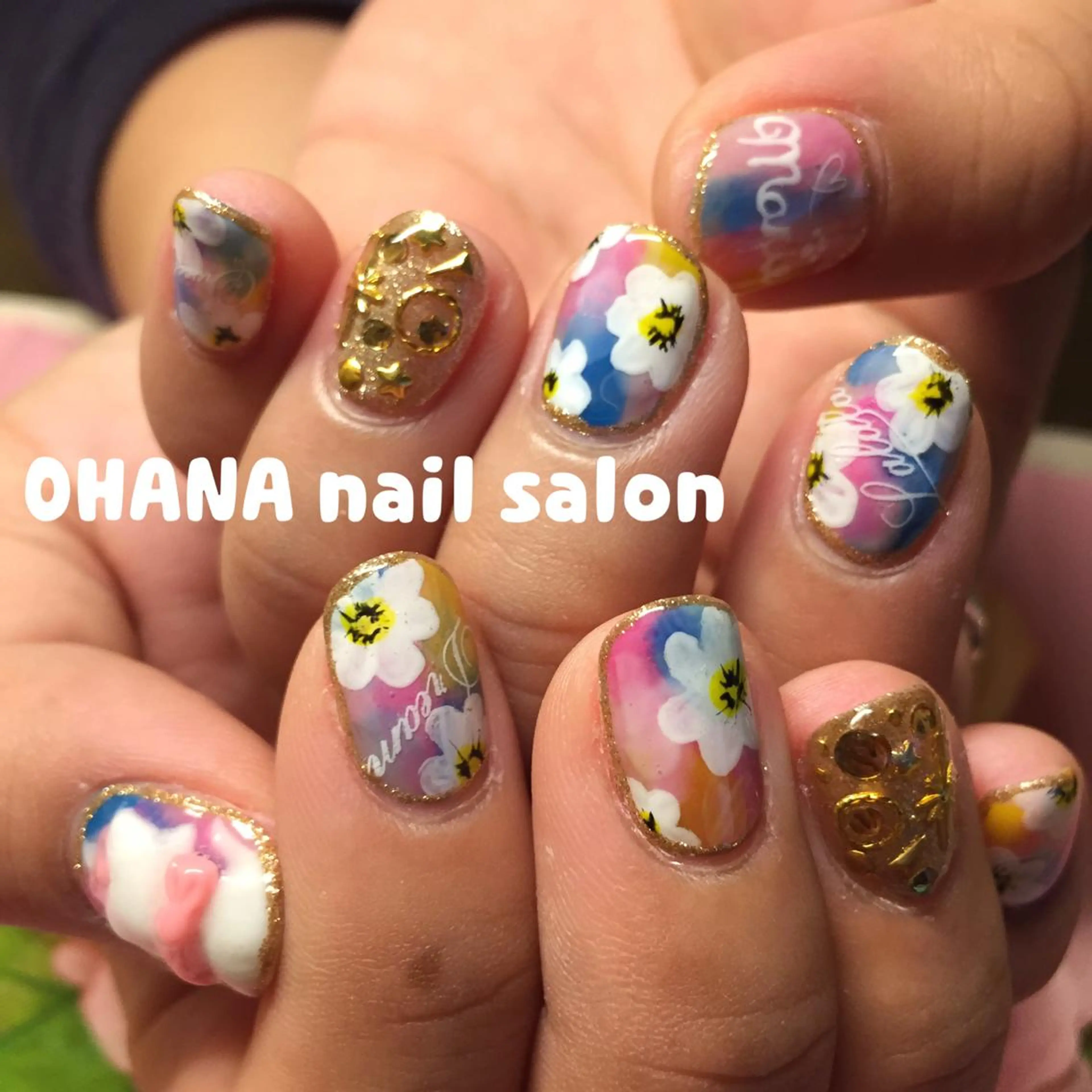 ネイル ジェルネイル ゴールド 春ネイル 那覇🏝️台湾人 ネイリストSHIUのネイルデザイン