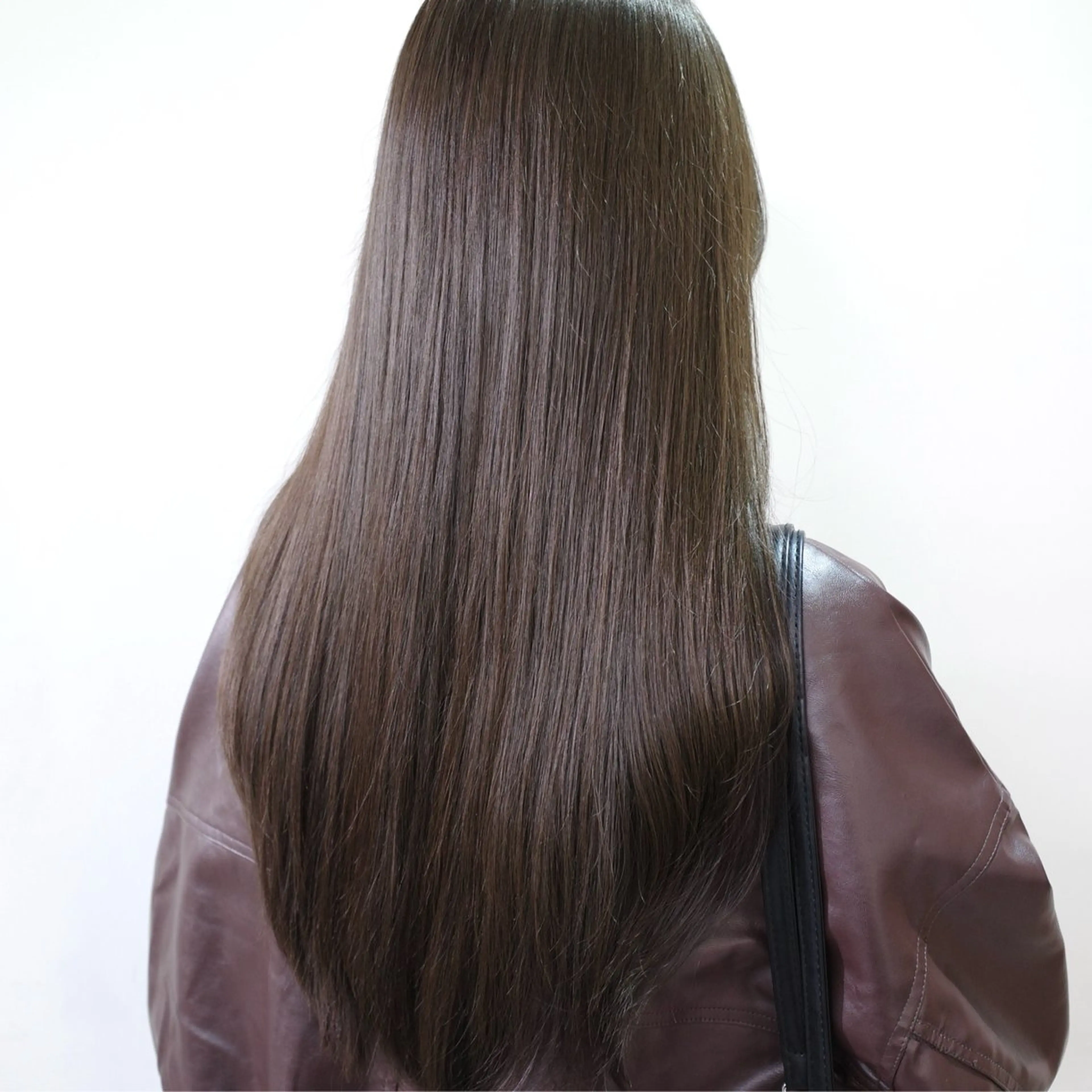 ロング カラー ベージュカラー 透明感カラー オリーブベージュ 顔まわりレイヤー 顔周りカット ヘアカラー トリートメント nonoka オリーブ/グレージュのヘアスタイル