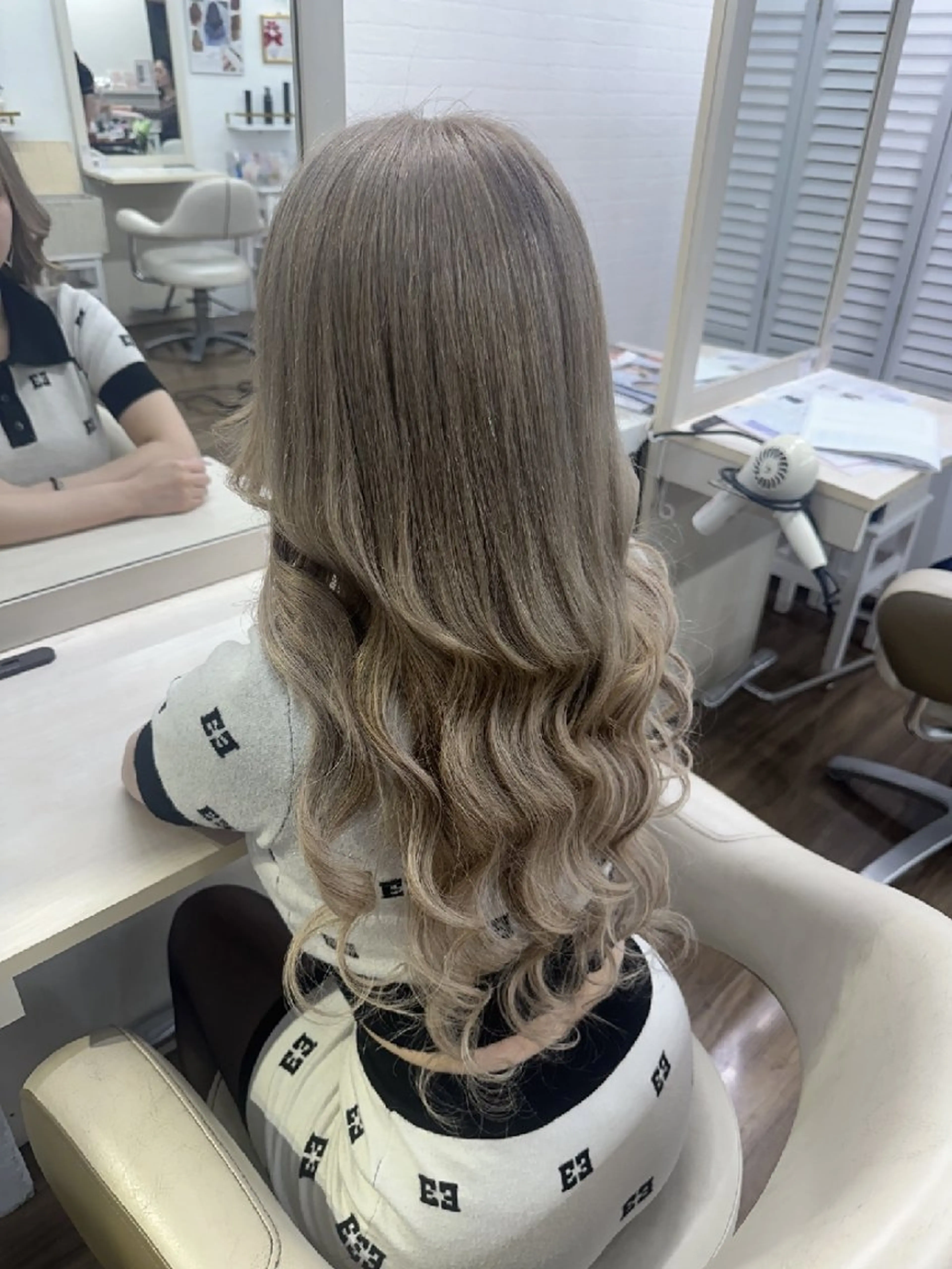 【大人気✨】カラー＋艶トリートメント＋シールエクステ80本の写真