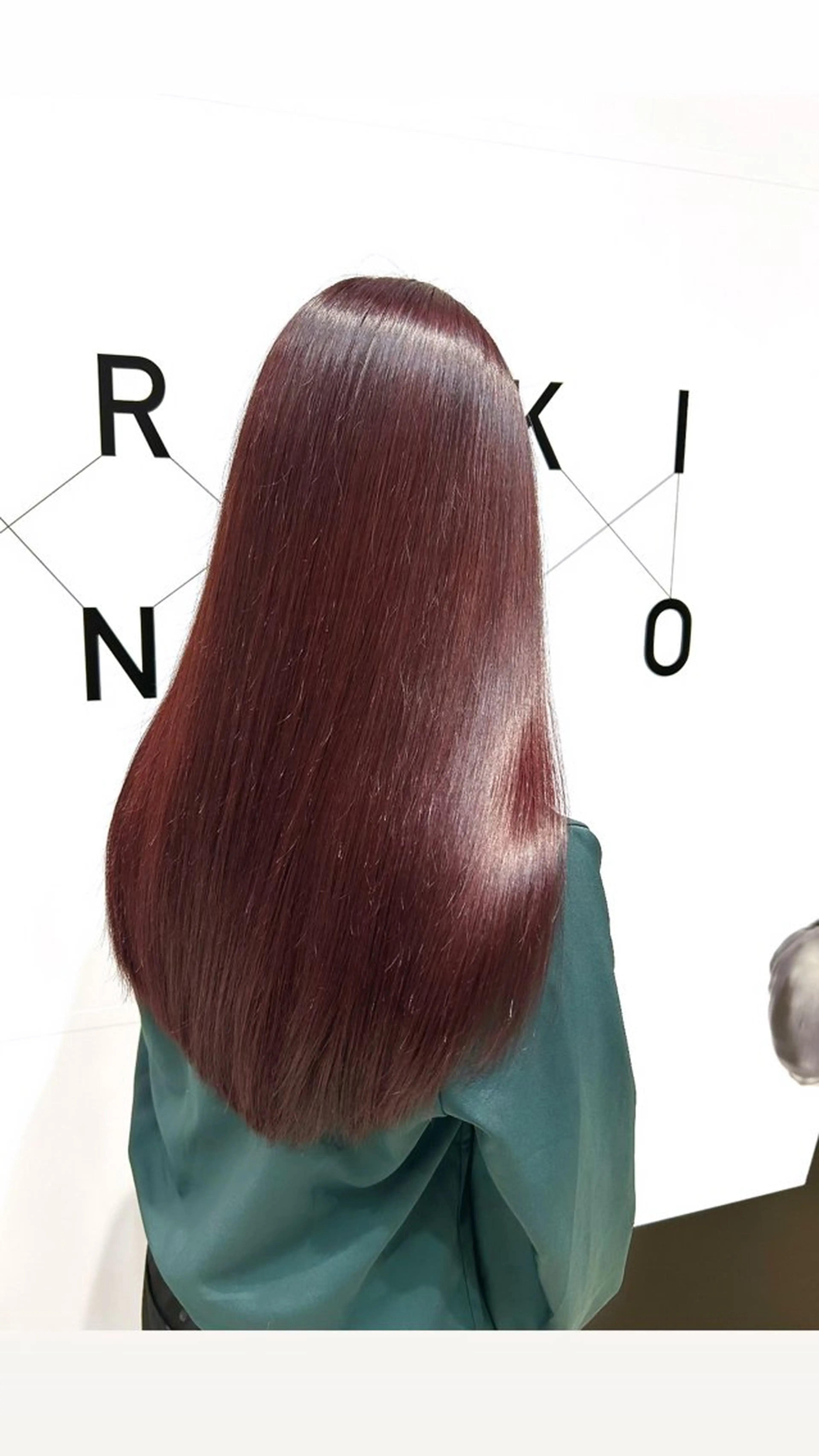 ロング カラー ボルドーカラー For.c.c.c.c所属・近藤 ちかのヘアスタイル