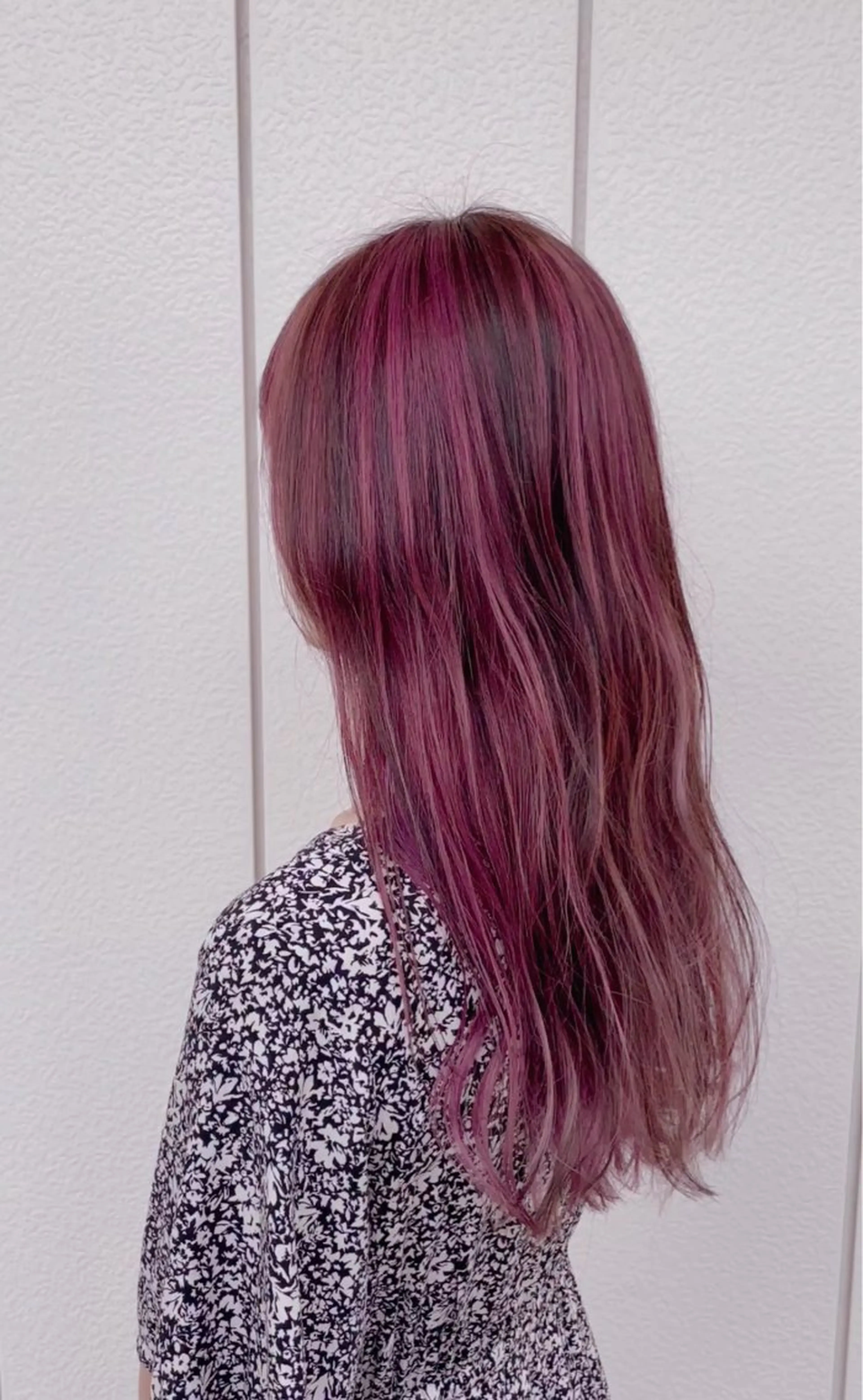 ロング カラー バレイヤージュ グラデーションカラー ハイライトカラー ハイライト レイヤーカット ヘアカラー 飯田 来夢のヘアスタイル