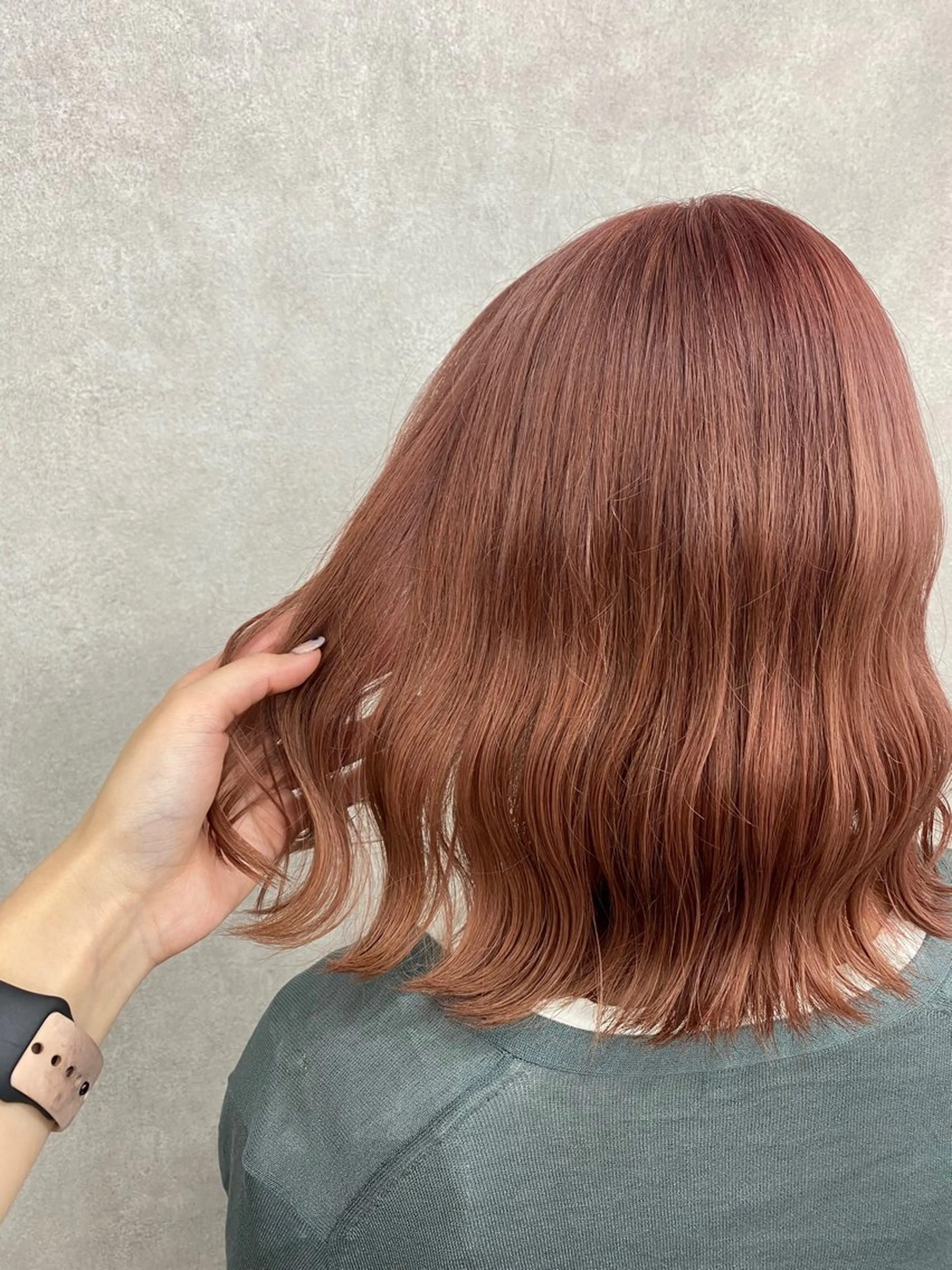 ミディアム 🩶西 雪乃/透明感 くすみカラー🫧のヘアスタイル