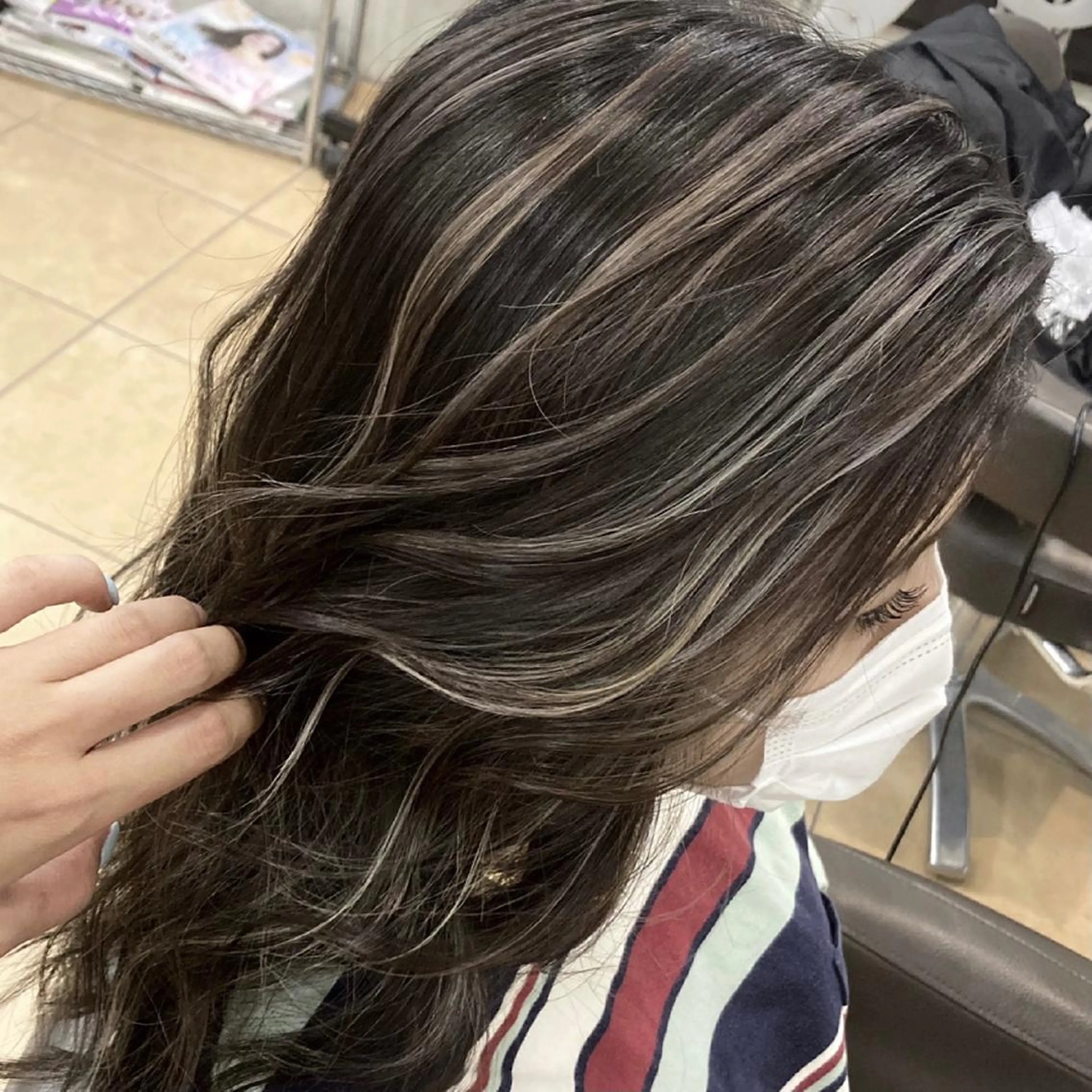 ミディアム lien ヒジリのヘアスタイル