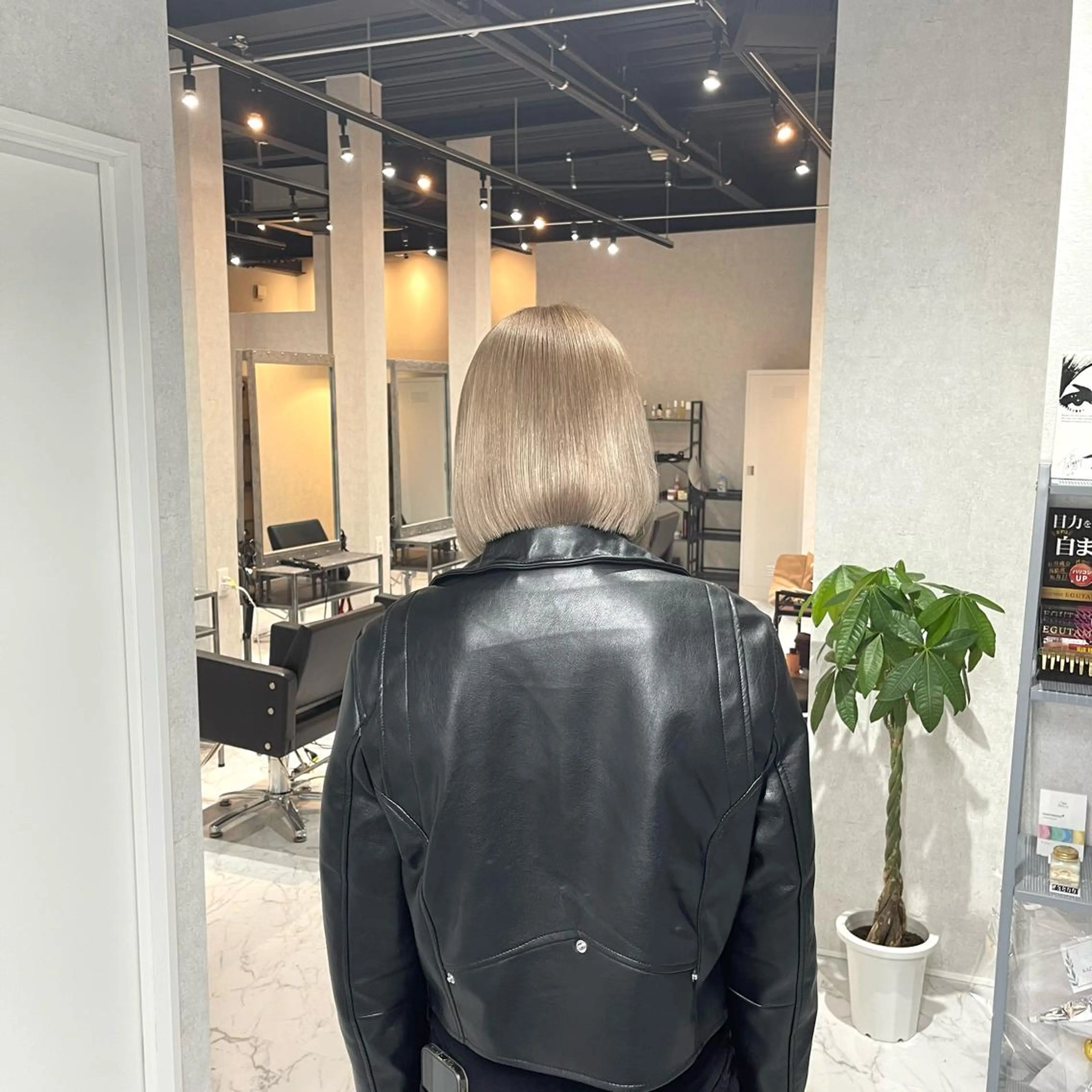 ショート カラー バレイヤージュ デザインカラー ハイライトカラー 外国人風カラー ハイライト カット ヘアカラー トリートメント アンドウ ユウ/ レイヤーカット/韓国のヘアスタイル