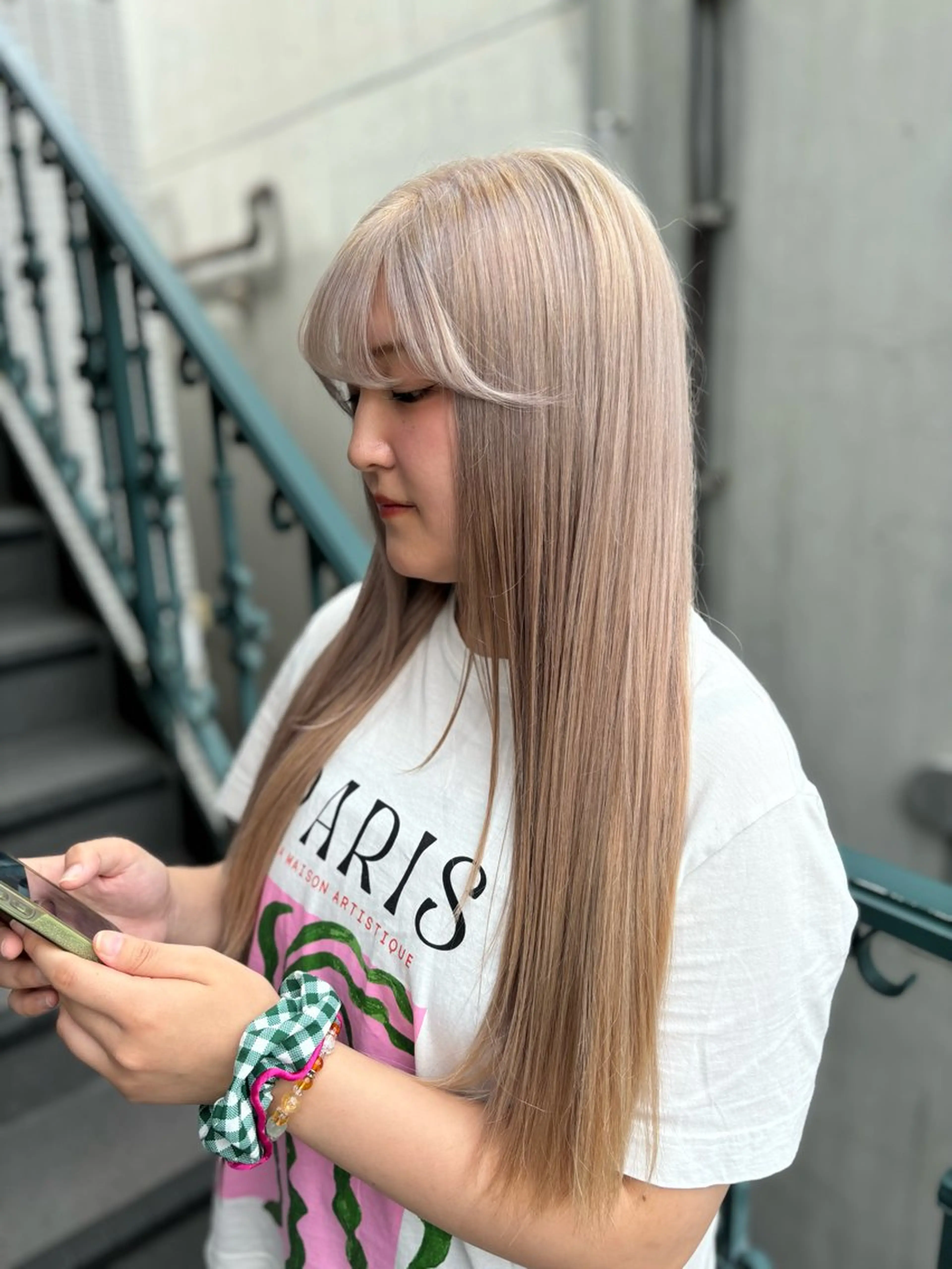 カラー ブリーチ 浜崎 千亜のヘアスタイル