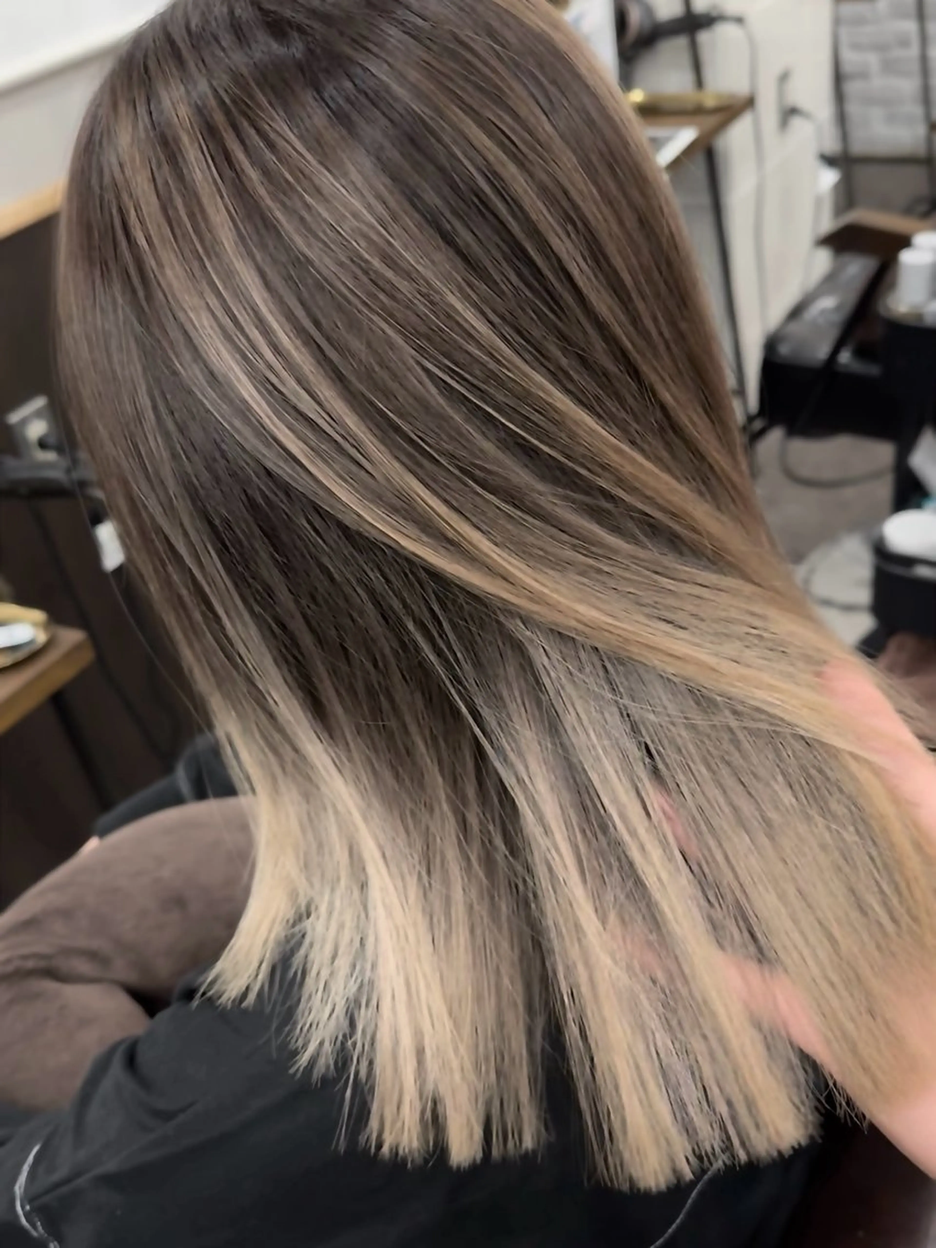 ミディアム ヘアカラー 💖透明感カラー HAYATO💖のヘアスタイル