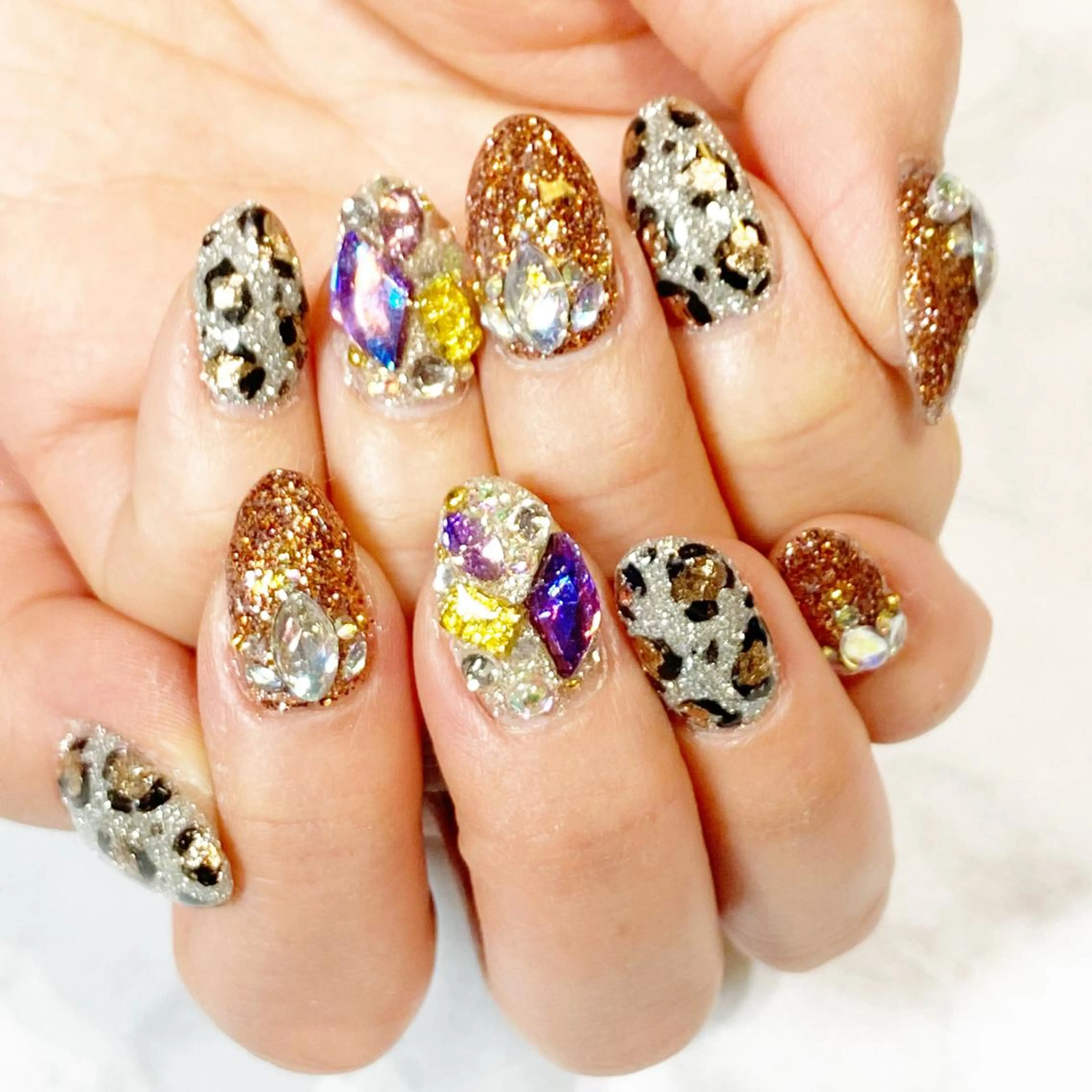 ネイル フラッシュネイル キラキラネイル ハンドネイル YUN 💅のネイルデザイン