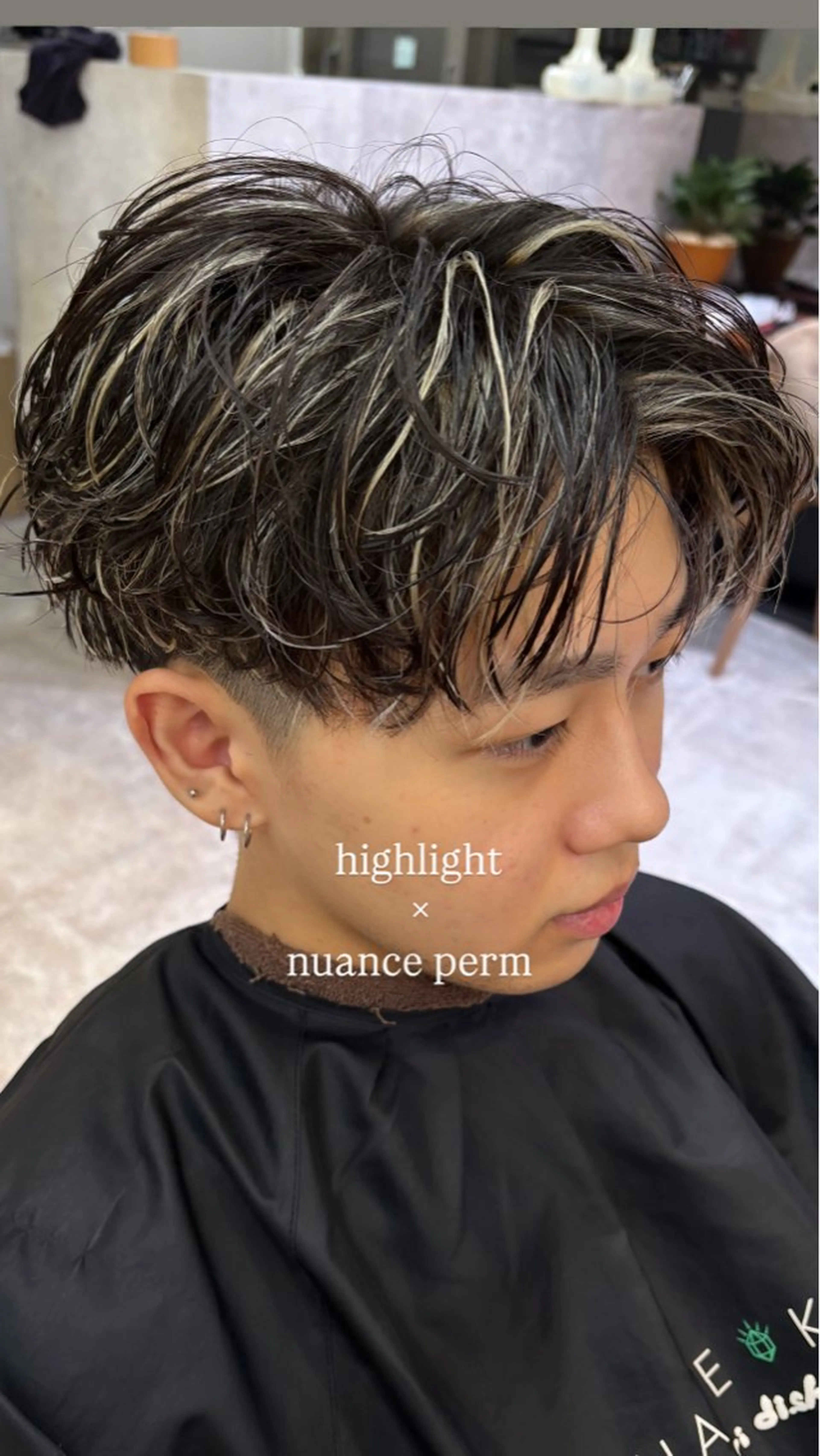 カラー パーマ メンズ メンズハイライト メンズパーマ ハイライトカラー ニュアンスパーマ 山本 拓実のヘアスタイル