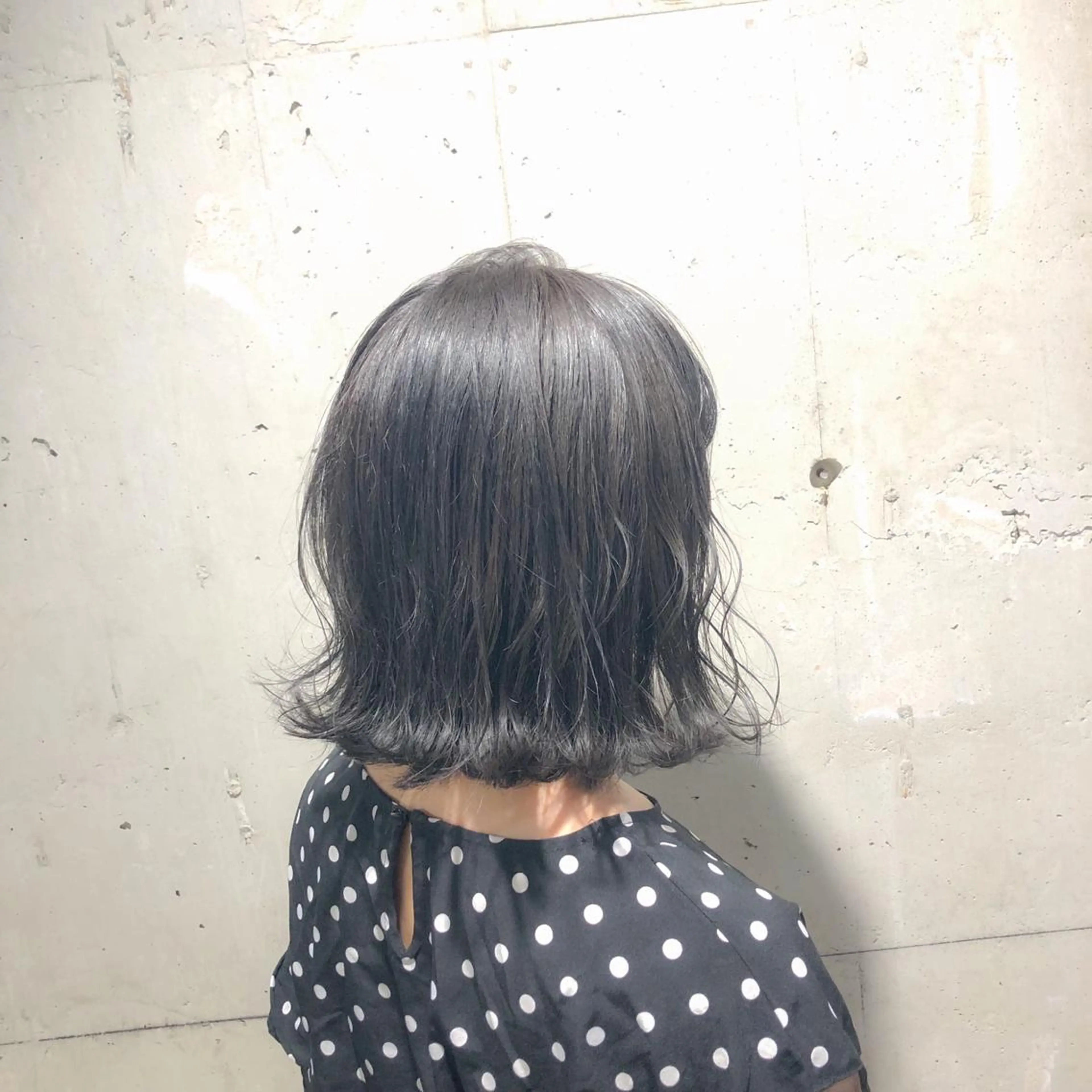 ミディアム カラー ブリーチ ブルーカラー ブルーグレー ブルーグレージュ グレージュ カット ヘアカラー 🔷似合わせのプロ KUMA🔷のヘアスタイル