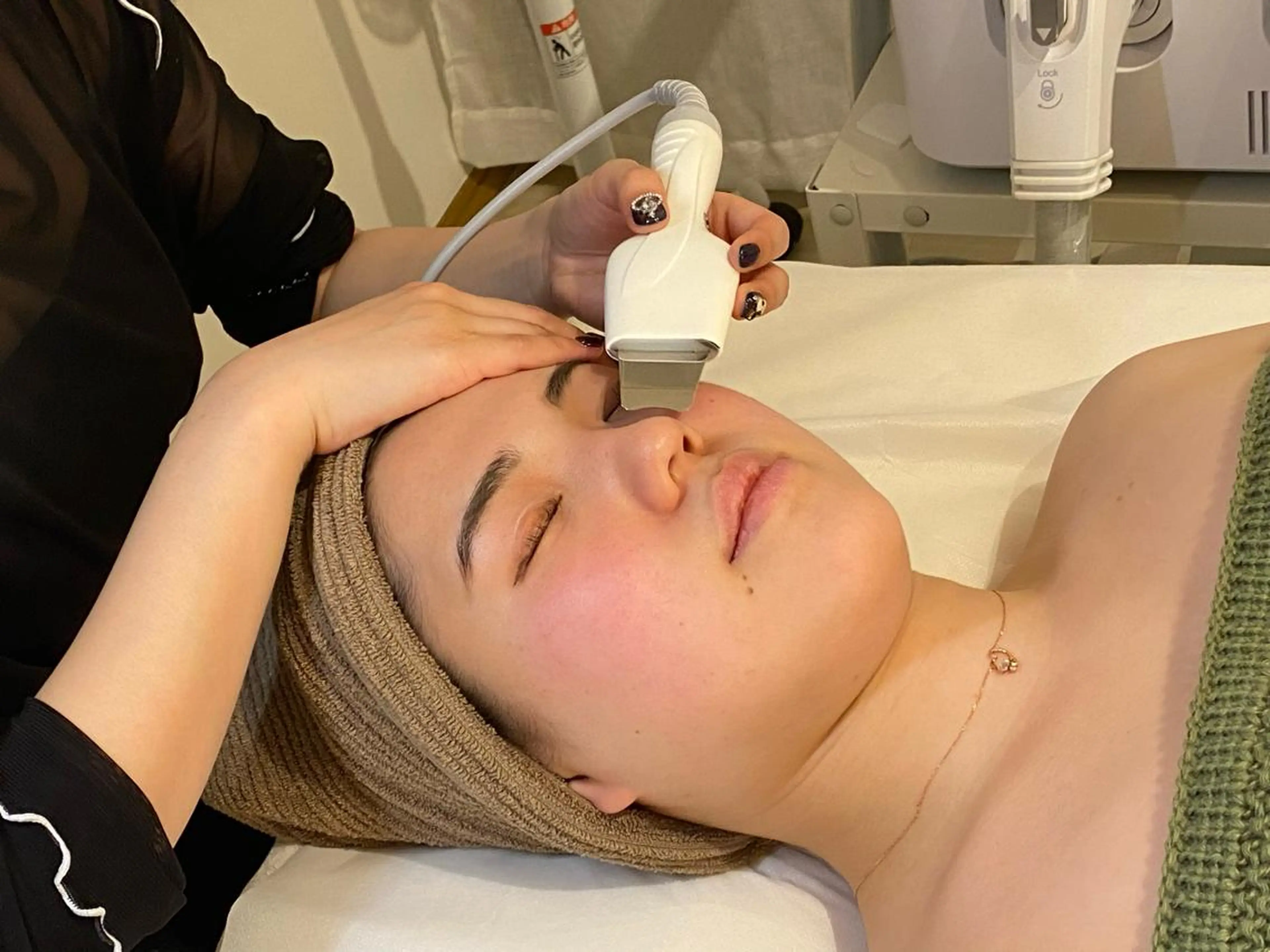 ハーブピーリング /毛穴ケア/脱毛/韓国ツヤ肌専門店【HARU.】所属・韓国ツヤ肌ピーリング ハーブ脱毛HARU.のエステ・リラクイメージ