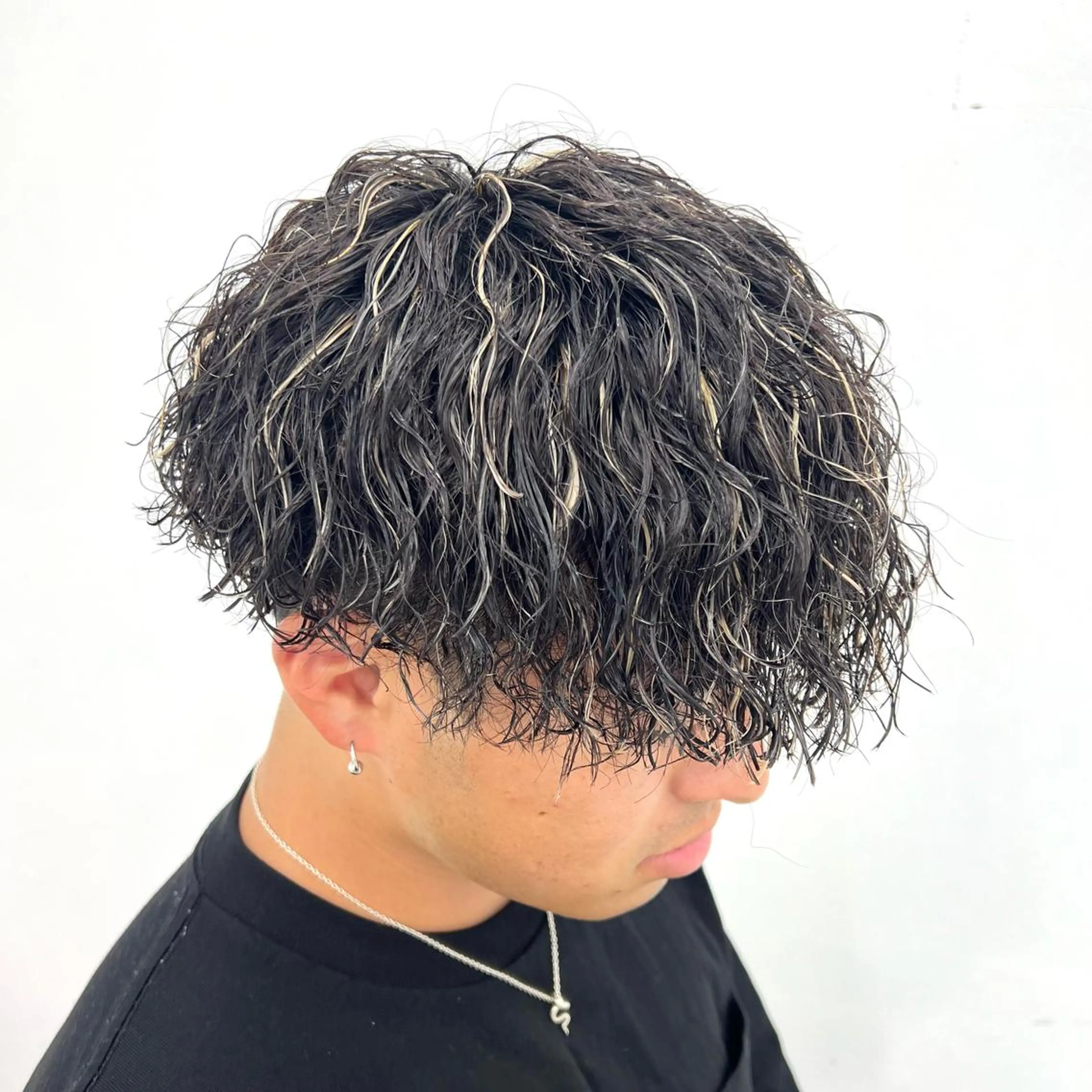 カラー パーマ メンズ メンズブリーチ ブリーチ カット ヘアカラー パーマ 柏メンズカットパーマ NO.1タイチのヘアスタイル