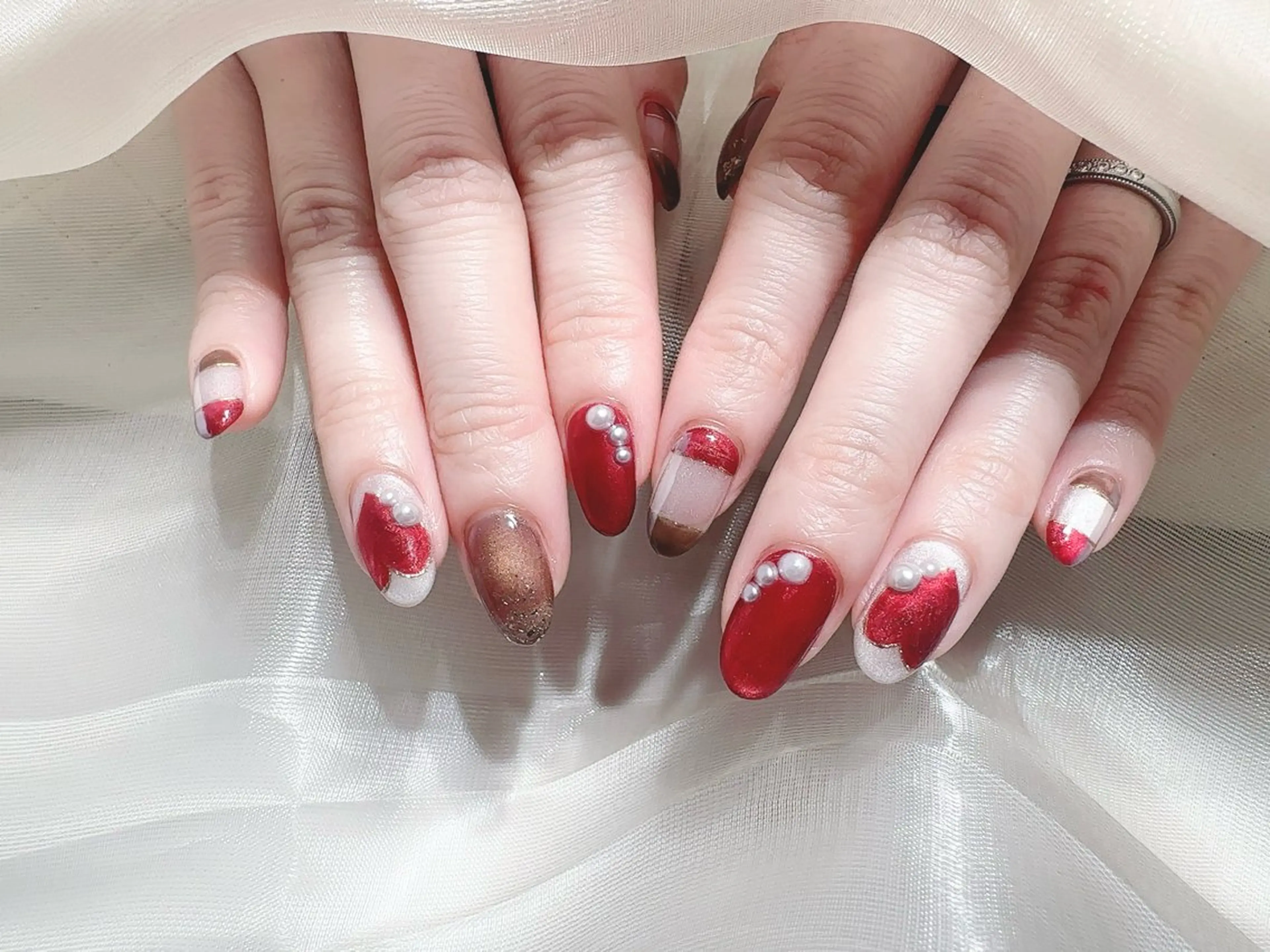 ネイル ブラウン マグネットネイル 赤色 バレンタイン Lisse銀座 Kaoriのネイルデザイン