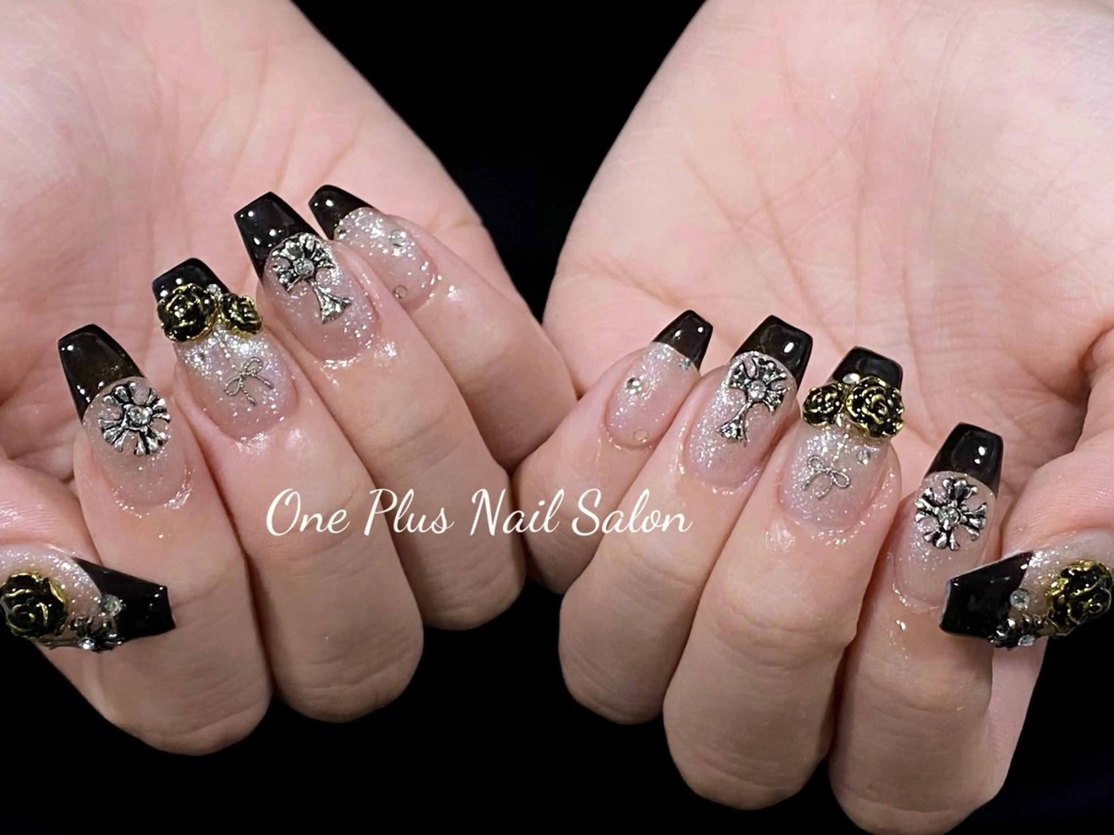 ネイル フレンチネイル ガーリー キラキラネイル 韓国ネイル リボン ハンドネイル One Plus キキのネイルデザイン