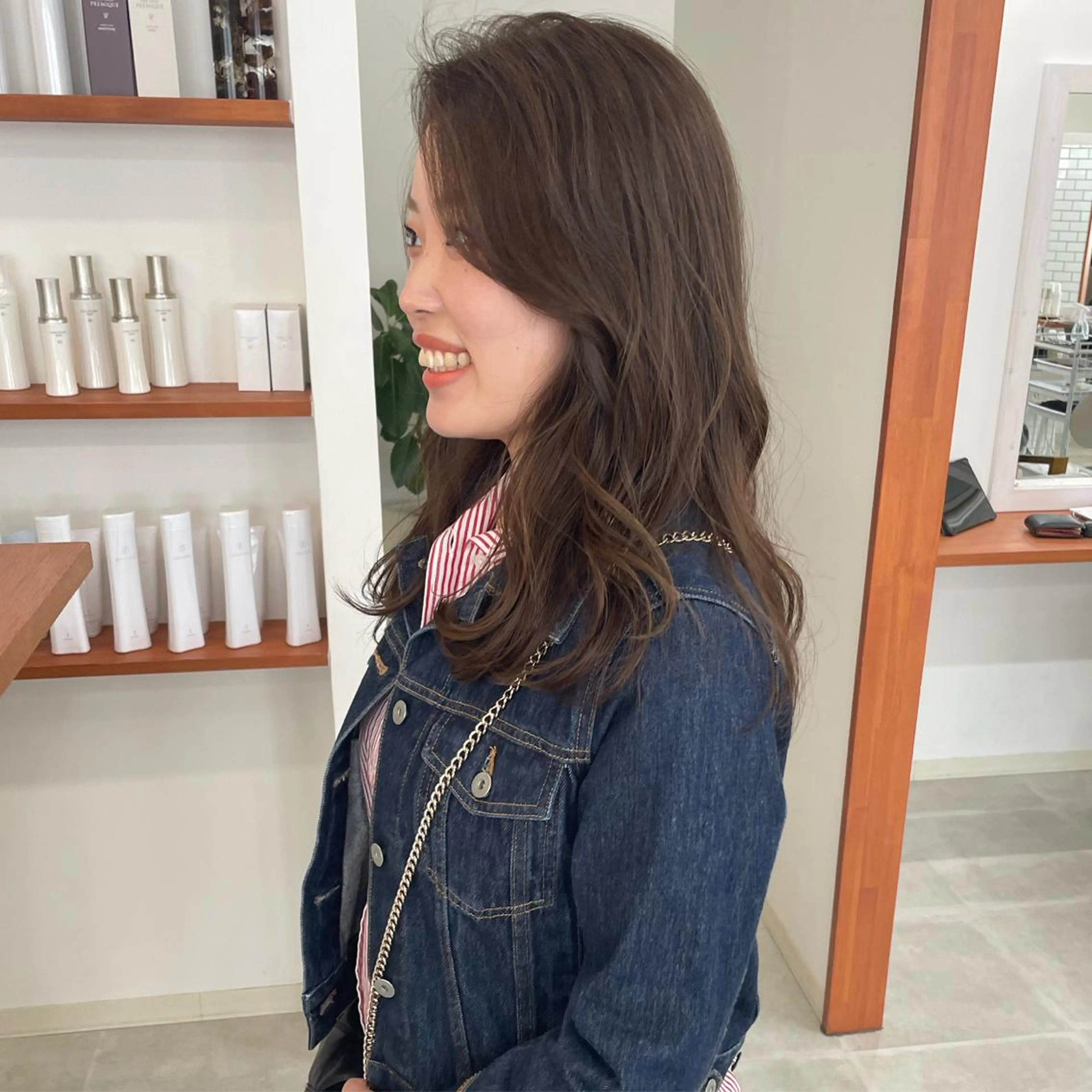 セミロング カラー グレージュ ミルクティーグレージュ 🤍似合わせパーマ 奥田沙耶🫧のヘアスタイル