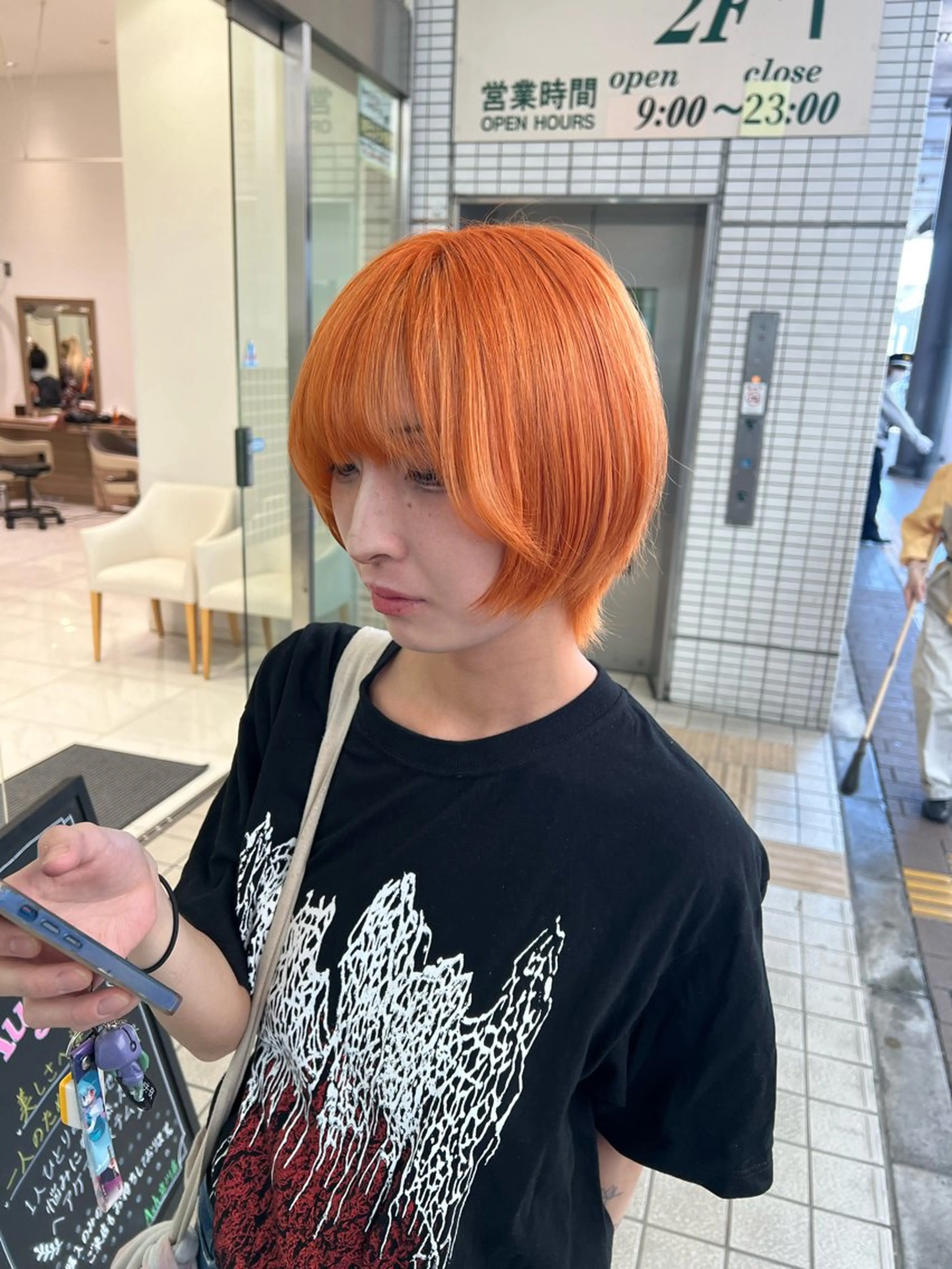 ショート ヘアカラー 韓国ボブ/縮毛矯正 /レイヤーカットのヘアスタイル