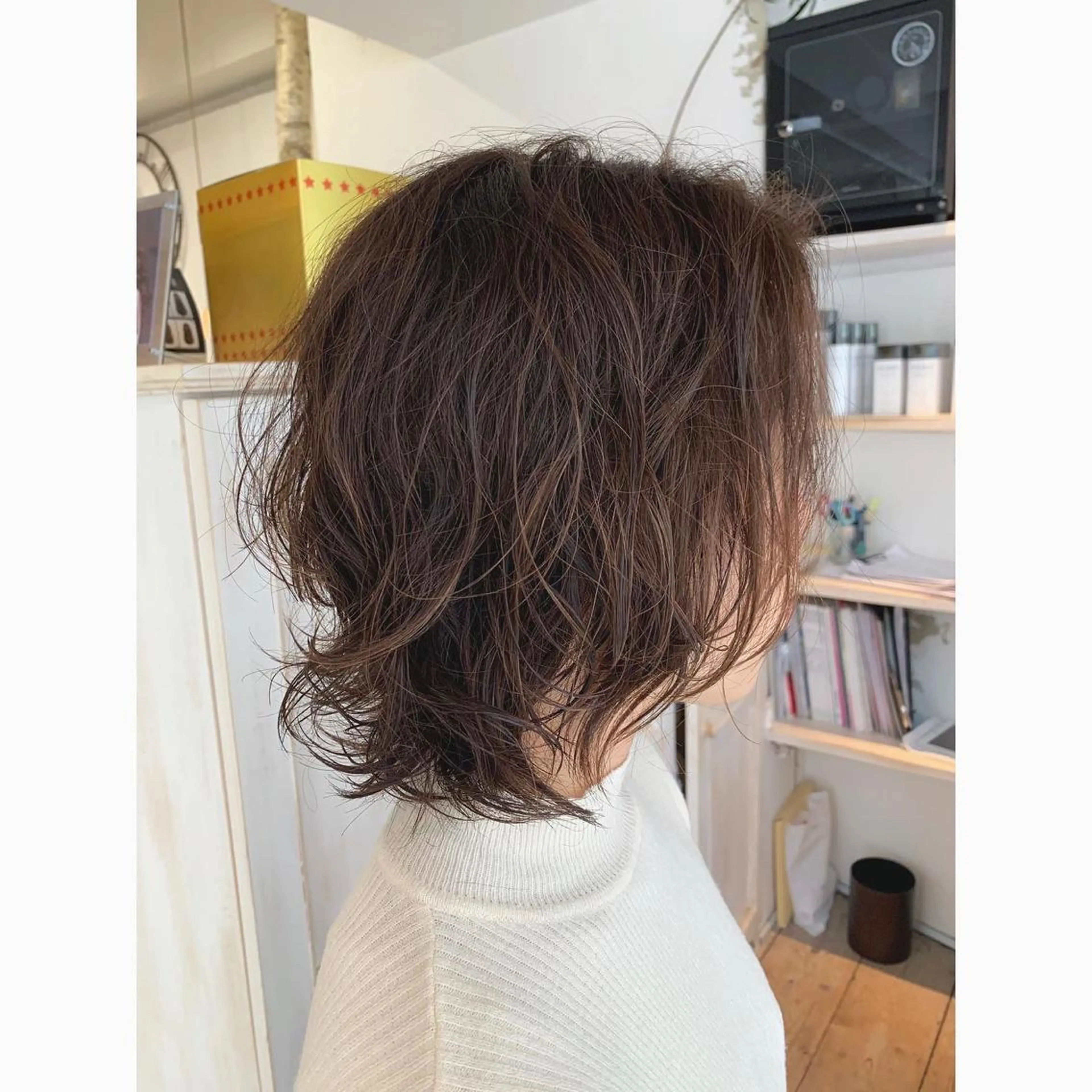ミディアム カラー fio マナミのヘアスタイル