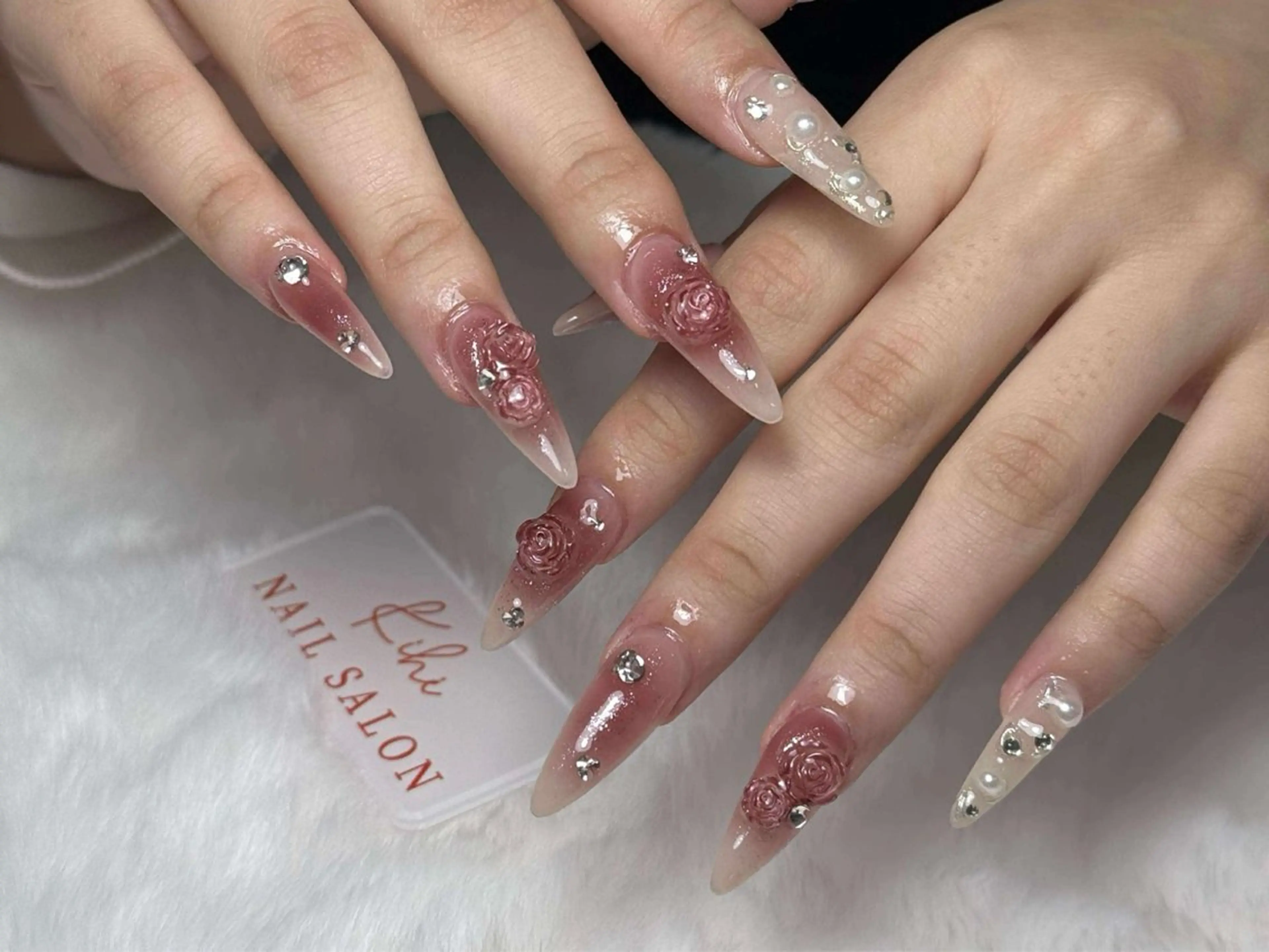 ネイル アートネイル フレンチネイル ジェルネイル グラデーション 韓国ネイル ハンドネイル ハンドケア さくら💮💮 【オフ無料】のネイルデザイン