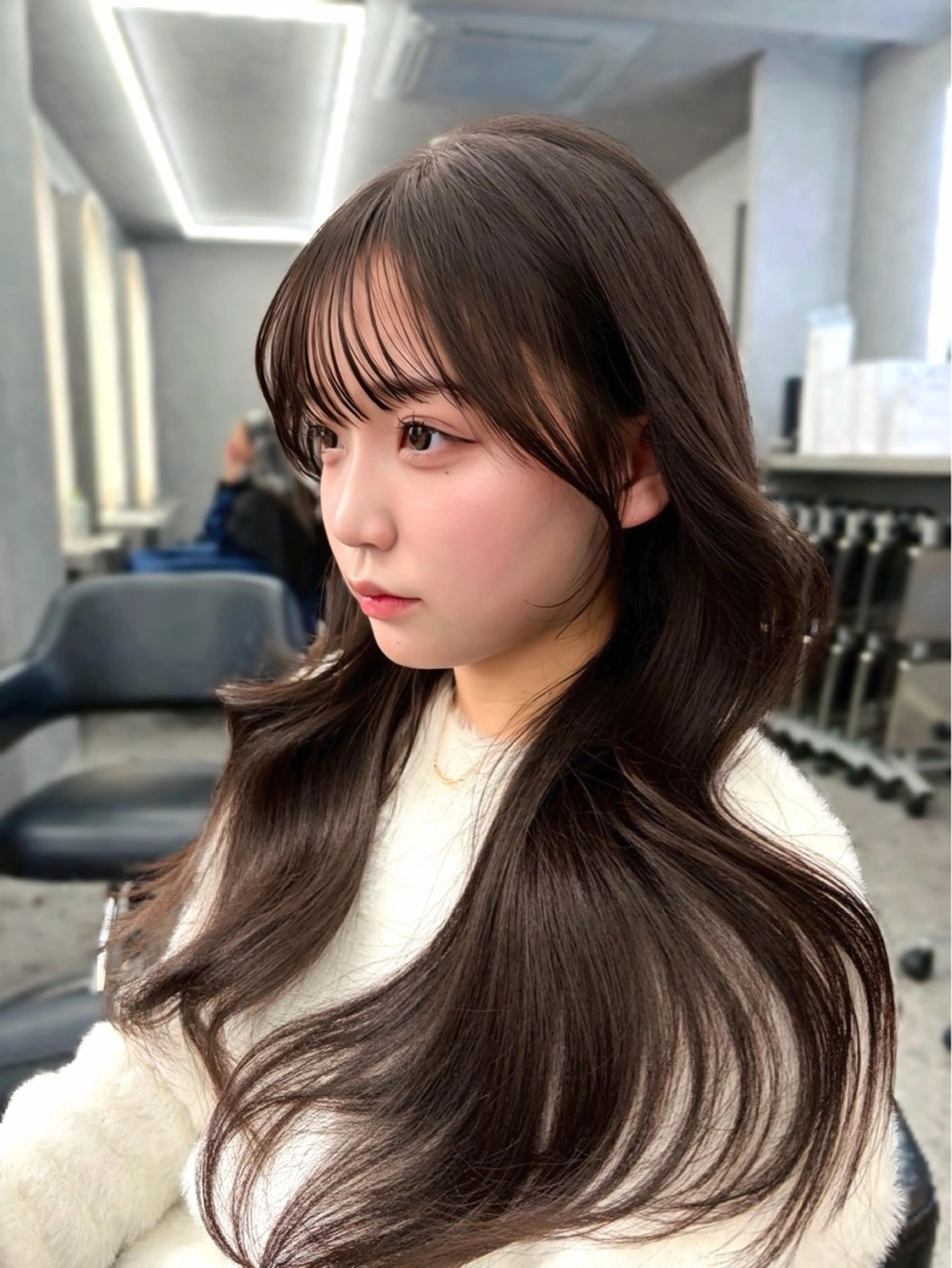 セミロング 顔まわりレイヤー 顔周りカット 韓国風ヘア レイヤーカット 似合わせカット カット ヘアカラー トリートメント votan渋谷所属・木串 楽人のヘアスタイル