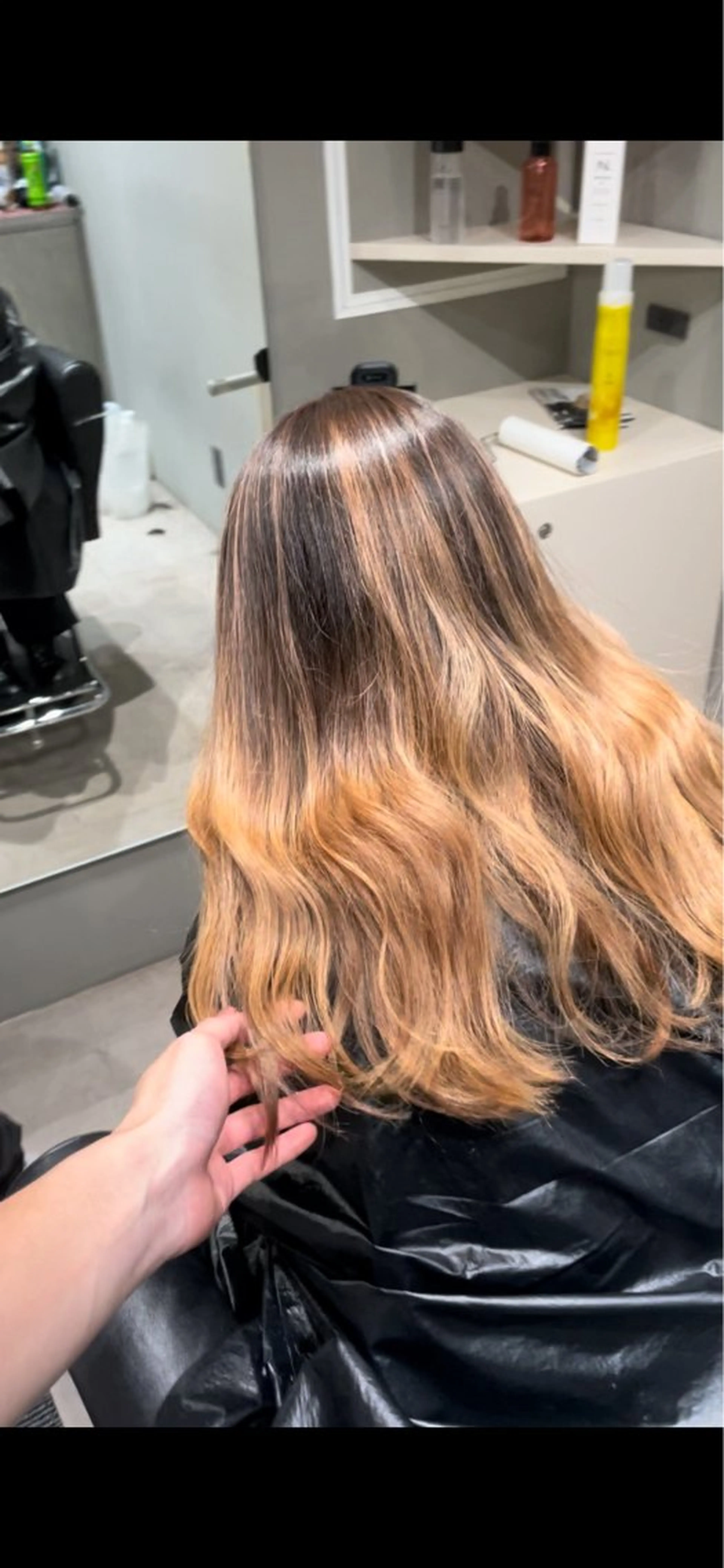 💛バレイヤージュ💛2ブリーチ(ケア剤込み)➕オンカラー➕トリートメントの写真