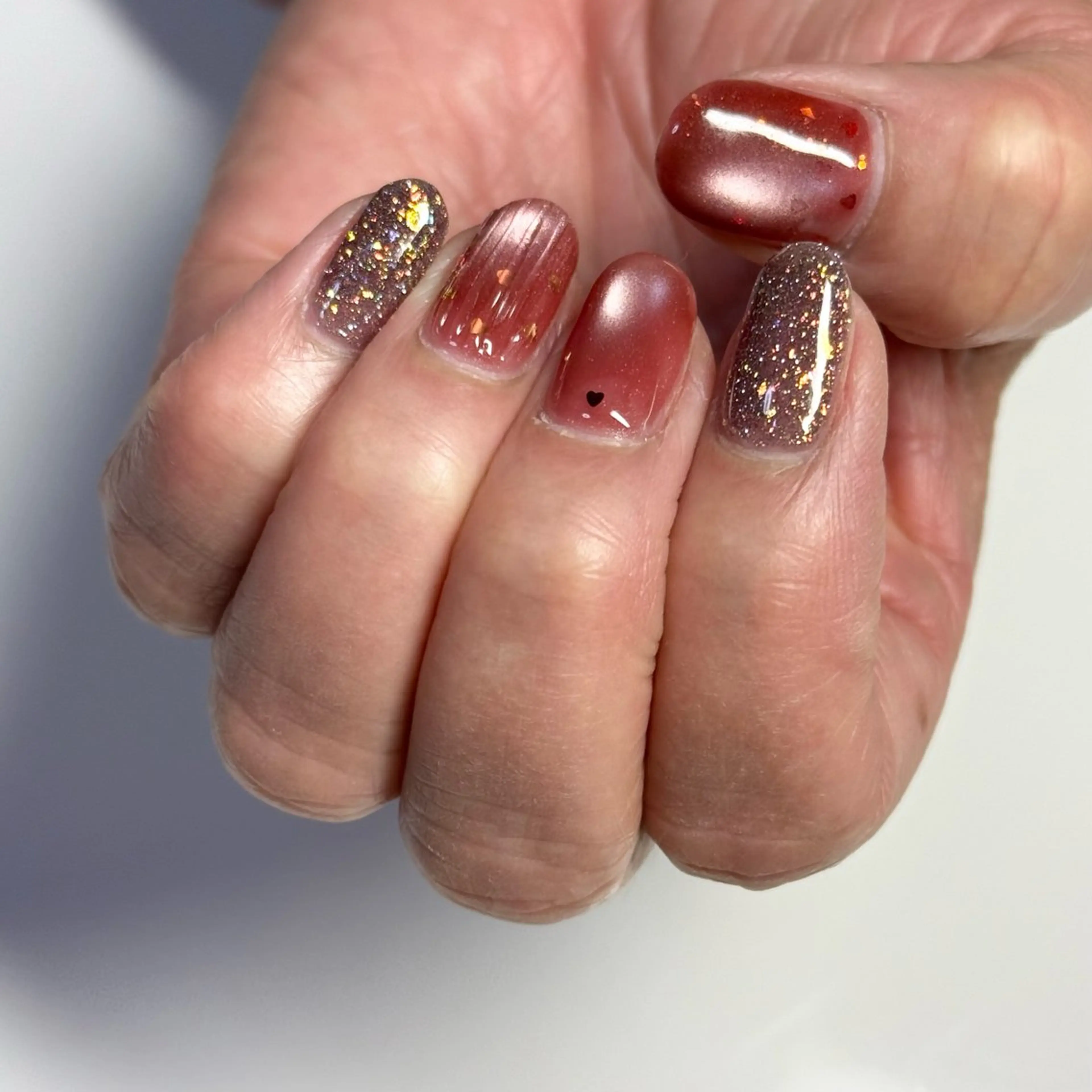 ネイル フラッシュネイル ジェルネイル キラキラネイル マグネットネイル ぷっくりネイル ハンドネイル salone Regina 【サローネ　レジーナ】所属・Regina Marinaのネイルデザイン