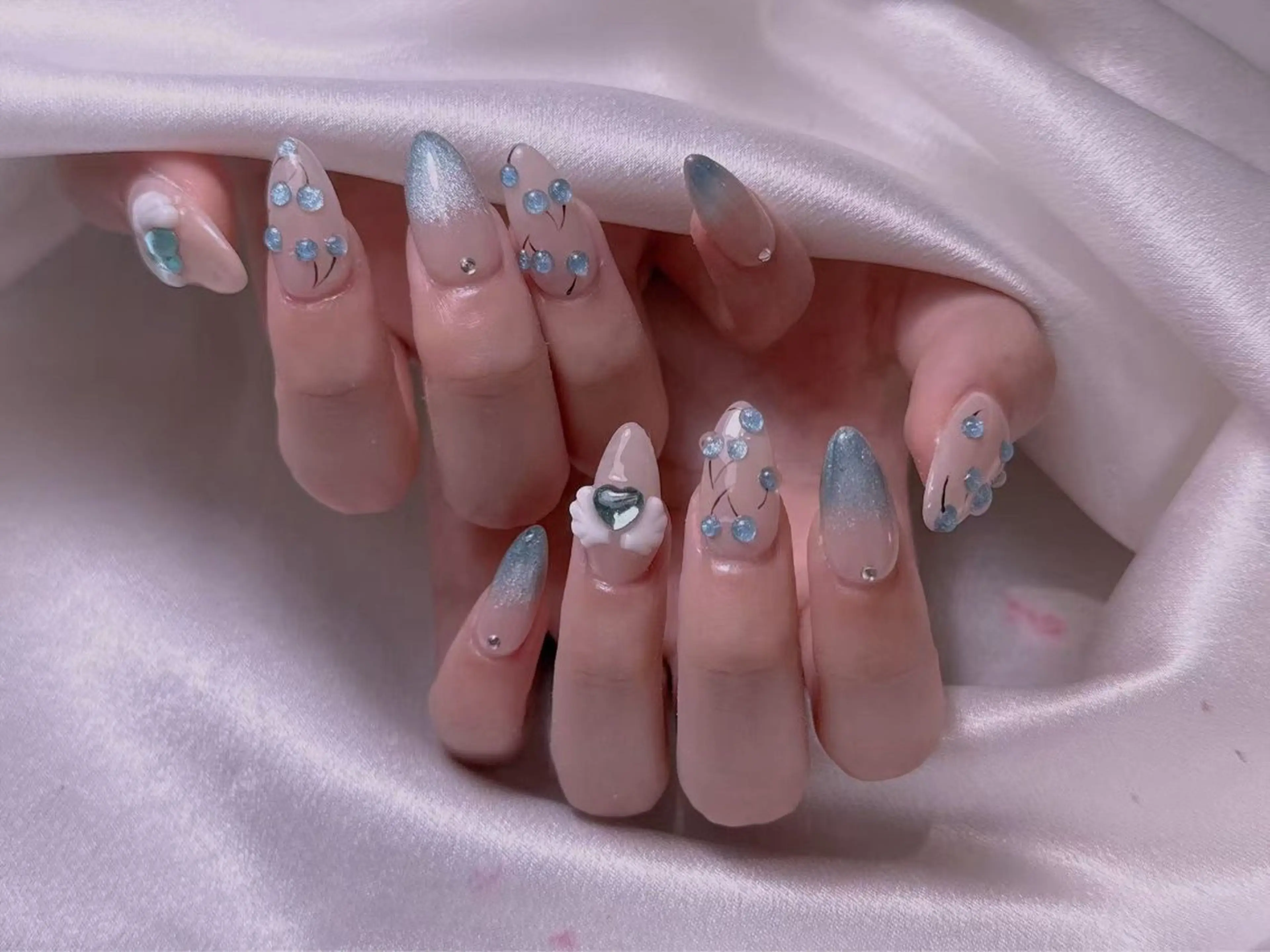 ネイル M2ネイルサロン【長さ出し&フィルイン導入店】所属・長さ出し専門店 RIRIのネイルデザイン