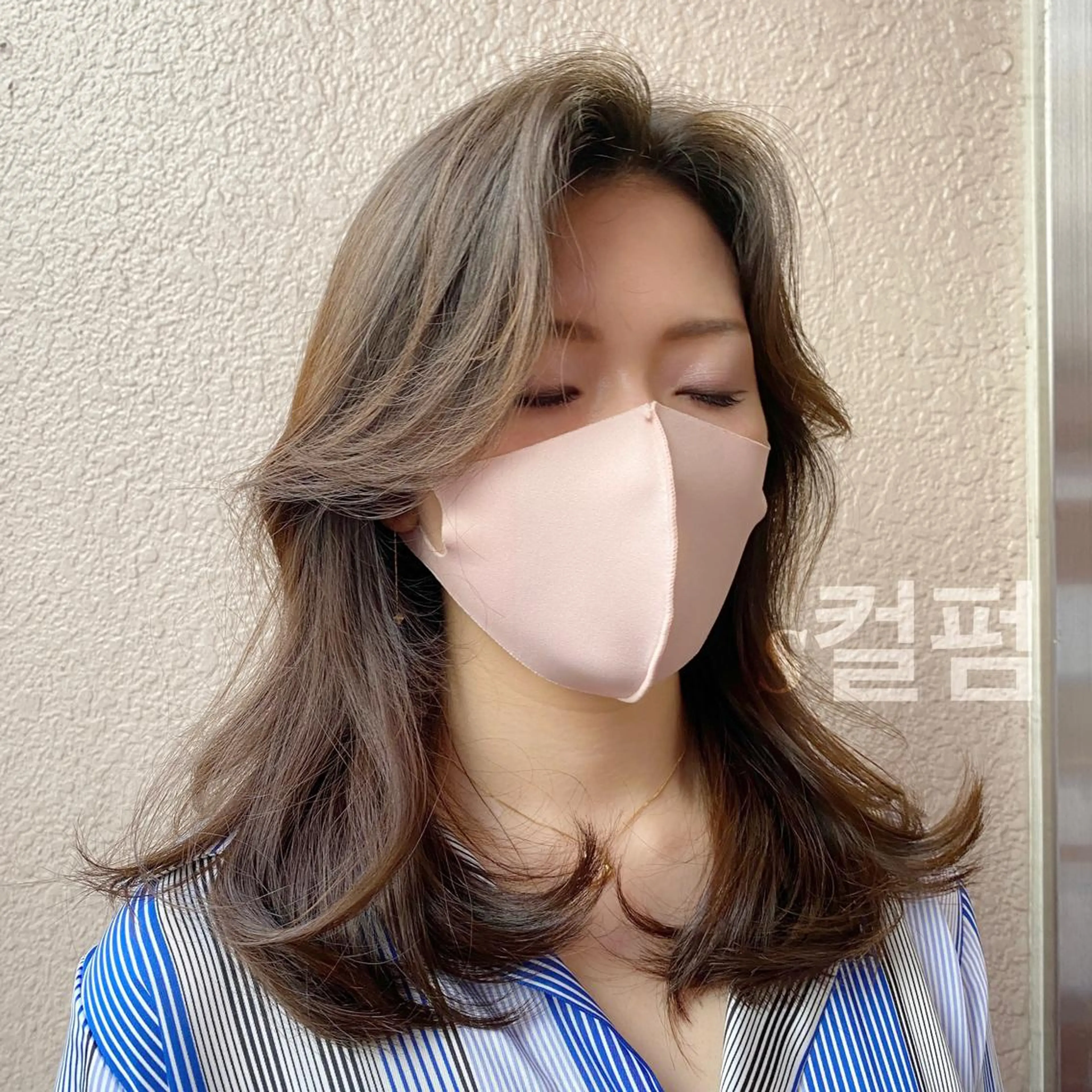 ミディアム カラー SALOWIN 新宿三丁目EAST所属・韓国レイヤー🇰🇷 layercut✂️のヘアスタイル