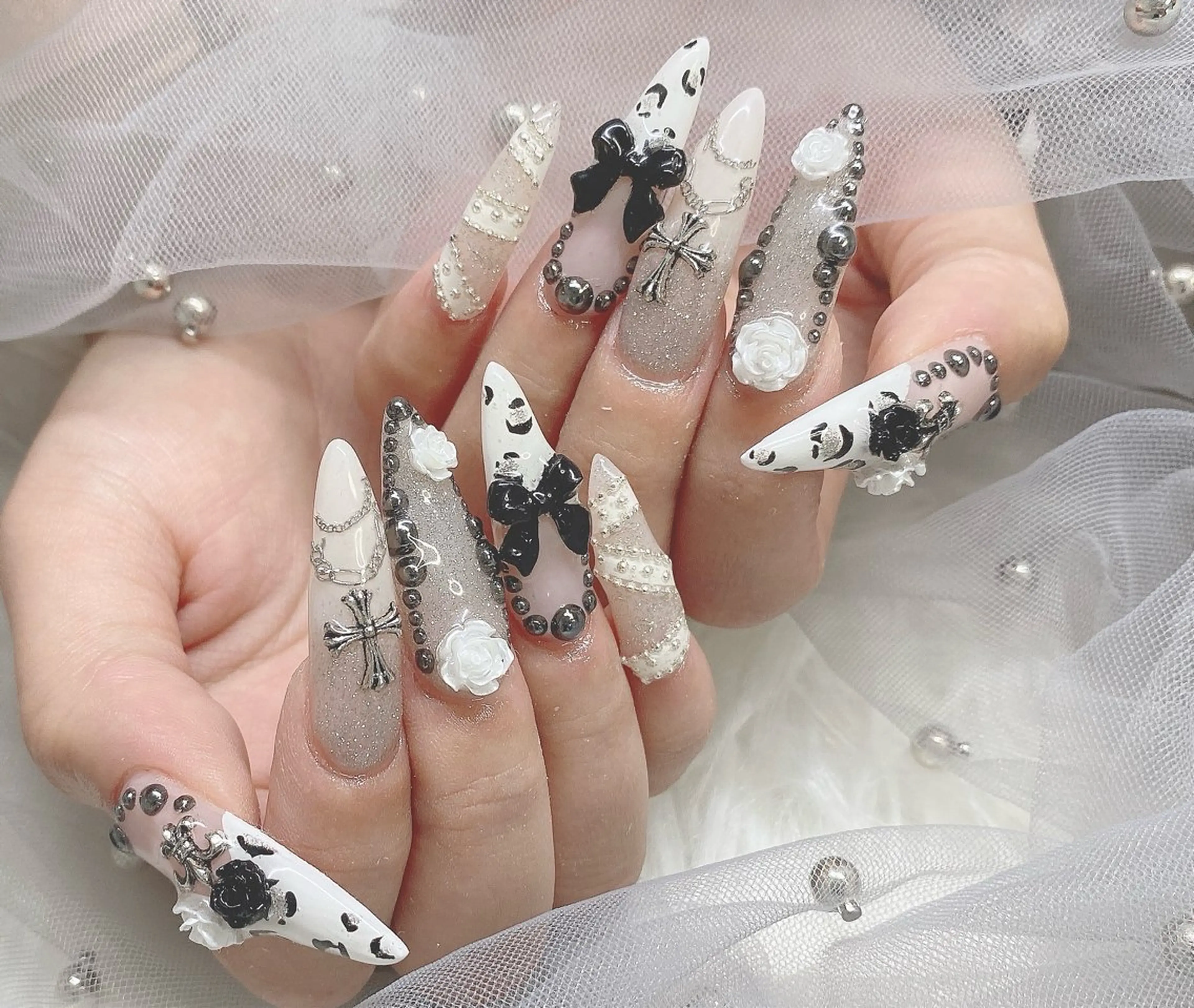 ネイル ハンドネイル PLATA LISAのネイルデザイン