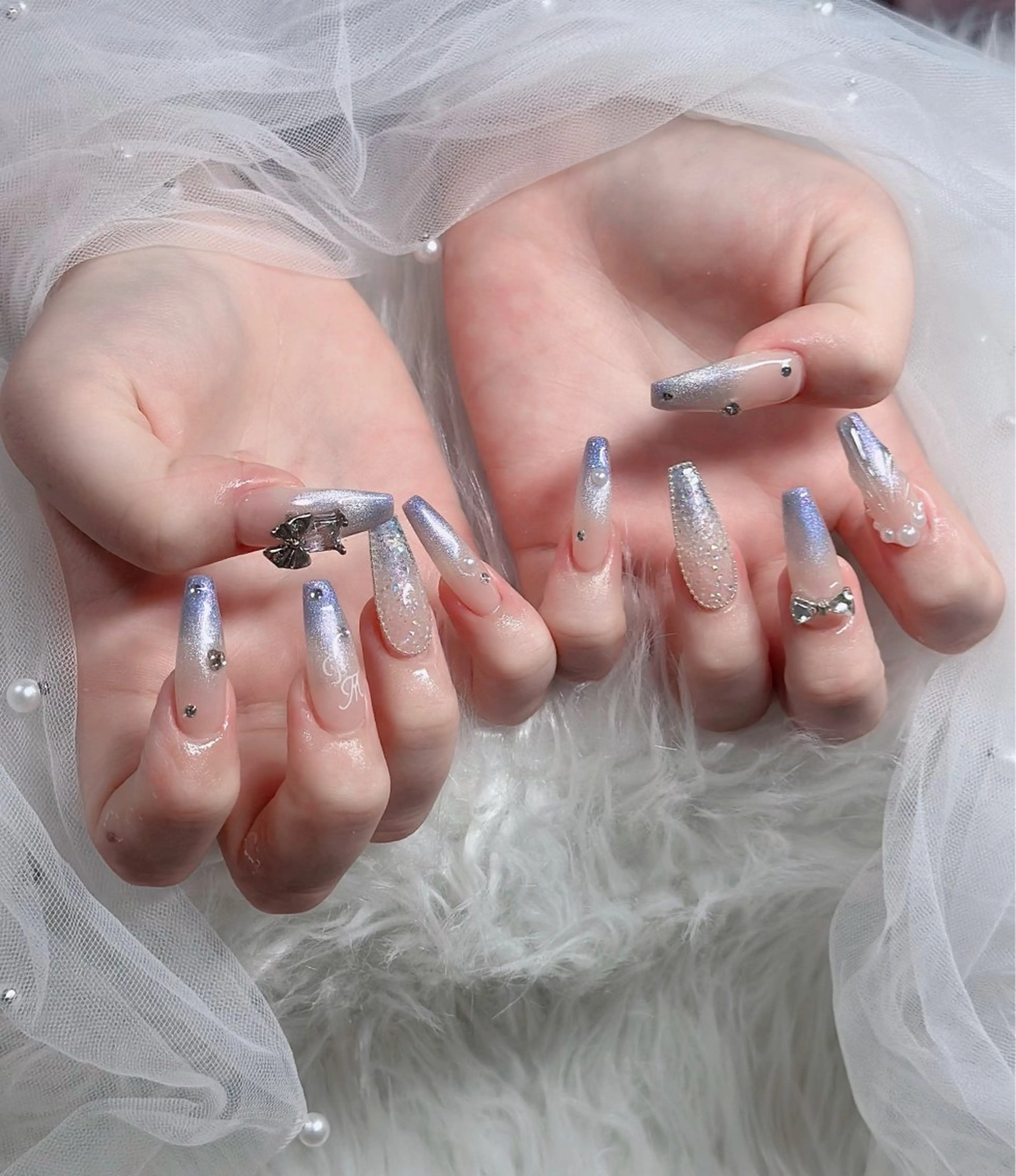 ネイル オーロラネイル フレンチネイル ジェルネイル ハロウィン キラキラネイル ハンドネイル H.baby Nail Salonのネイルデザイン