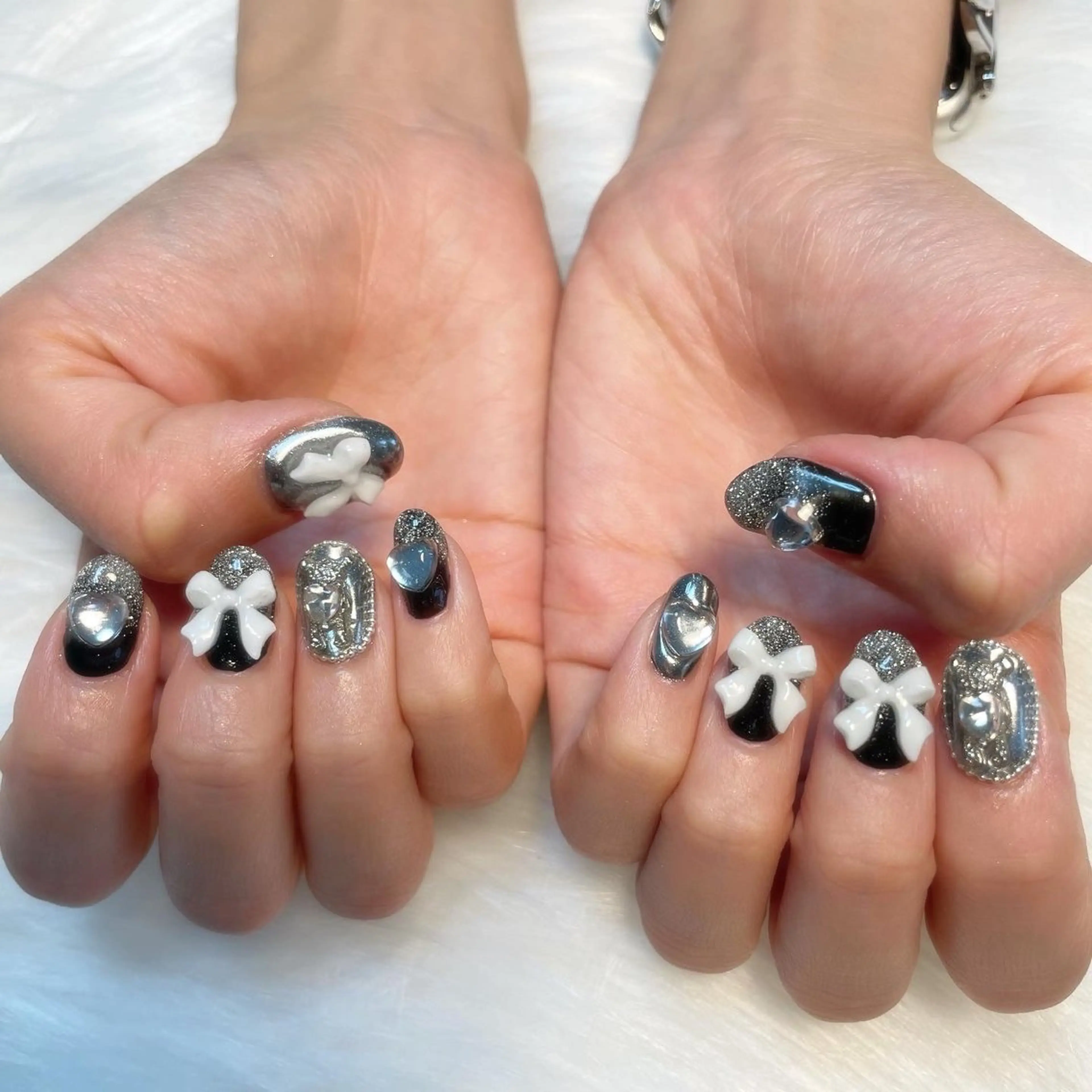 ネイル ハンドネイル ゴテゴテ💙ワンホン リオナのネイルデザイン