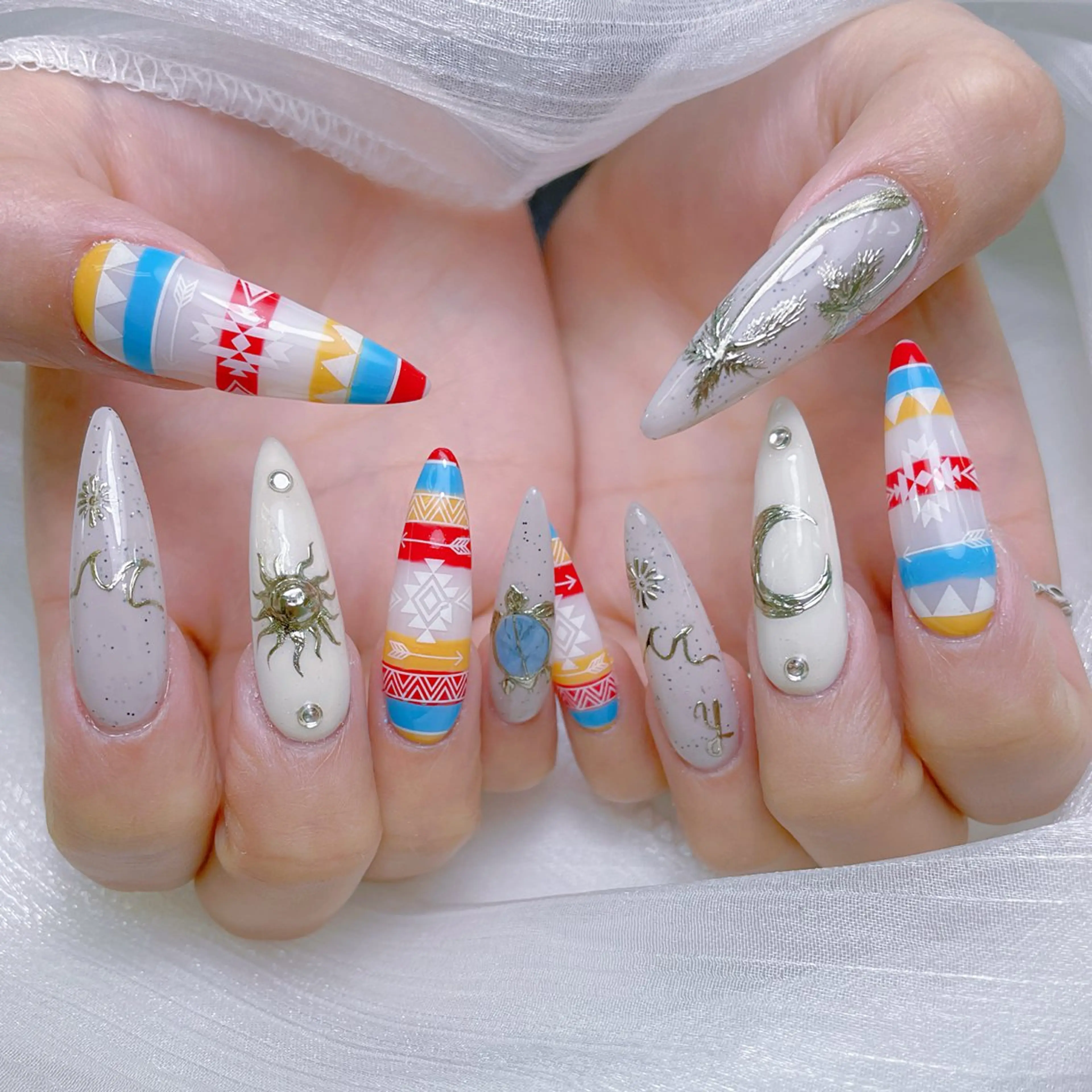 ネイル オーロラネイル フレンチネイル ハート 韓国ネイル レース ハンドネイル Melody Nail所属・Melody  3D/スカルプ専門店のネイルデザイン