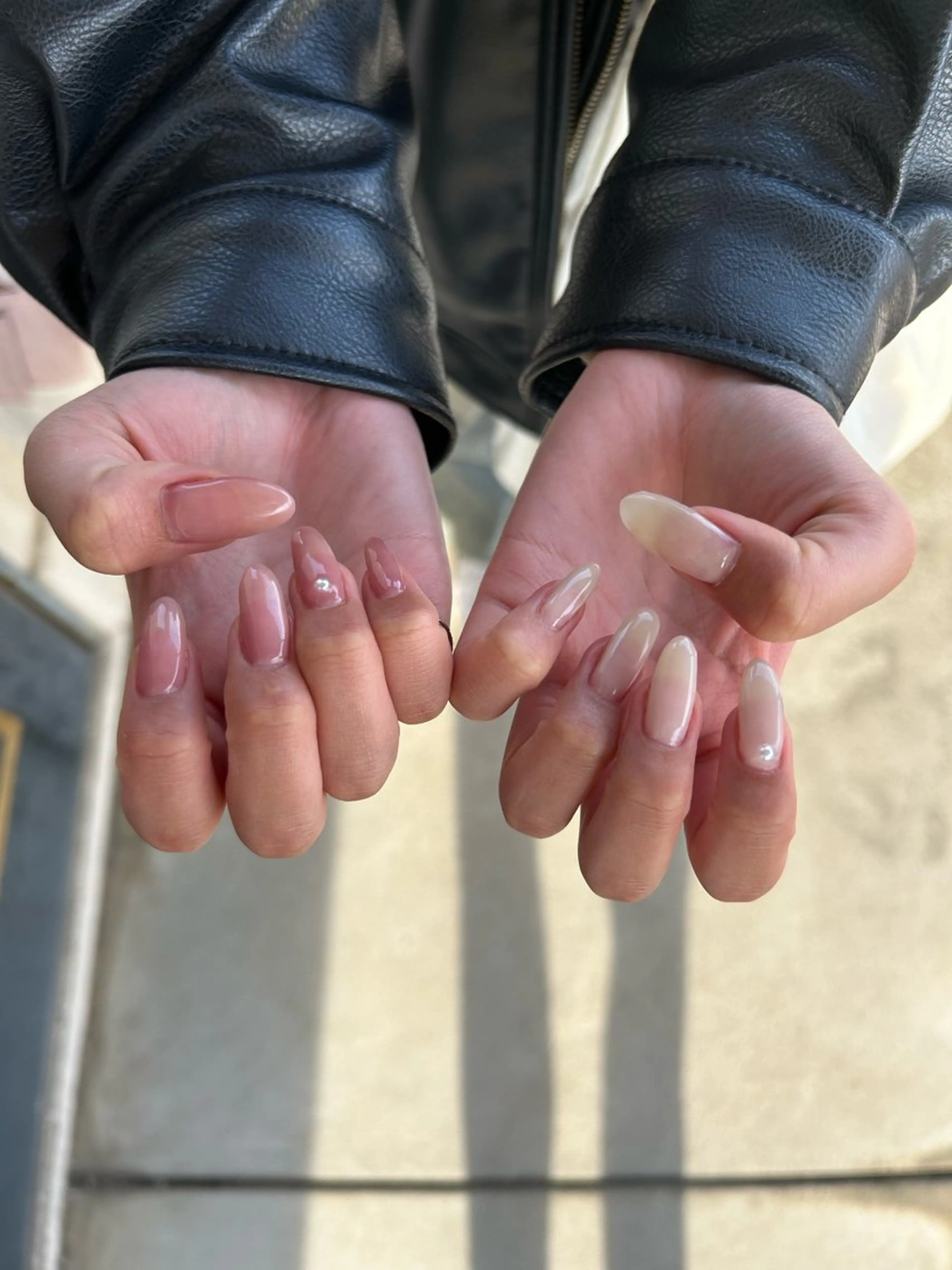 ネイル オフィスネイル ストーンネイル ArcoIris所属・Arco Iris 告瑠莉のネイルデザイン