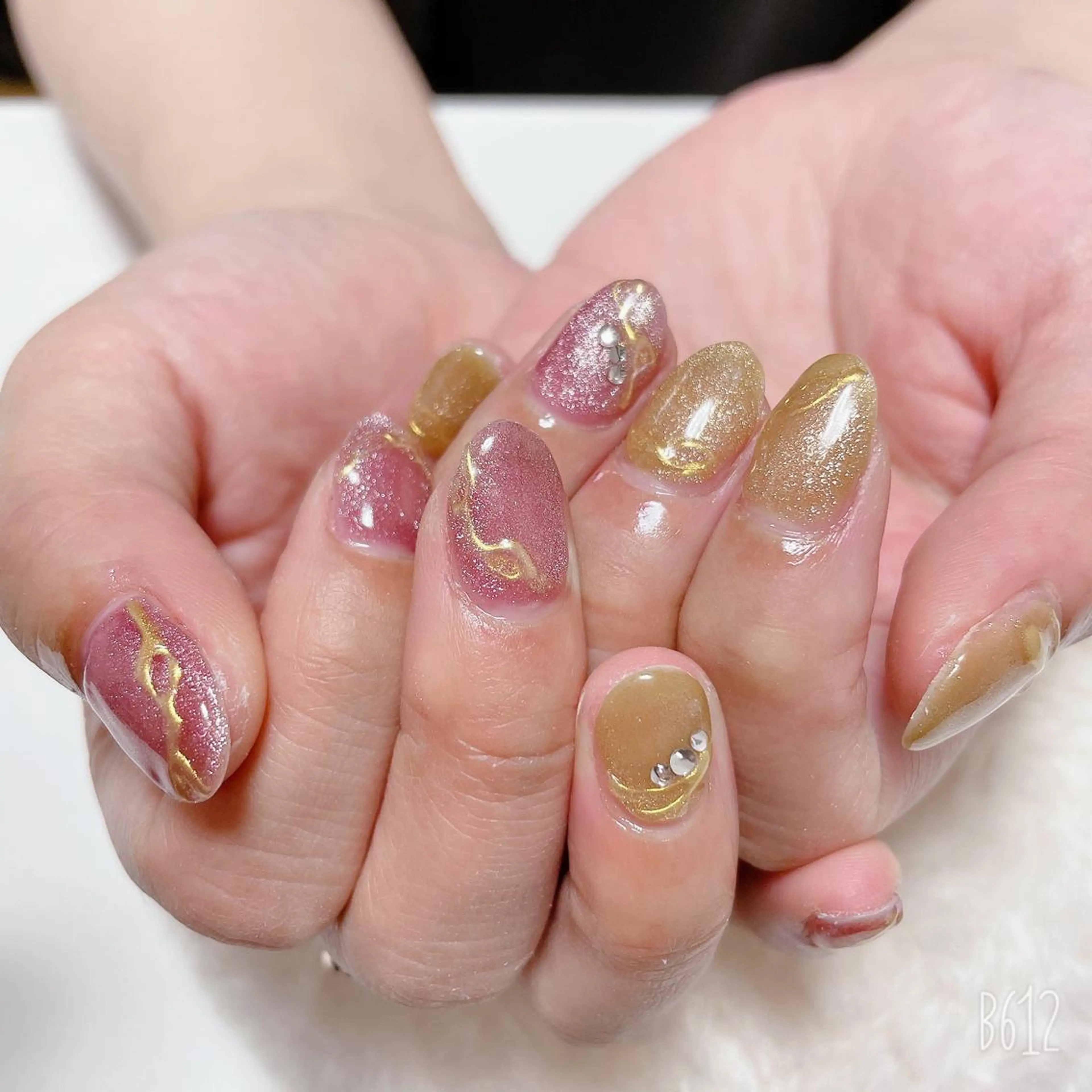 ネイル The Best Beauty受付担当のヘアスタイル