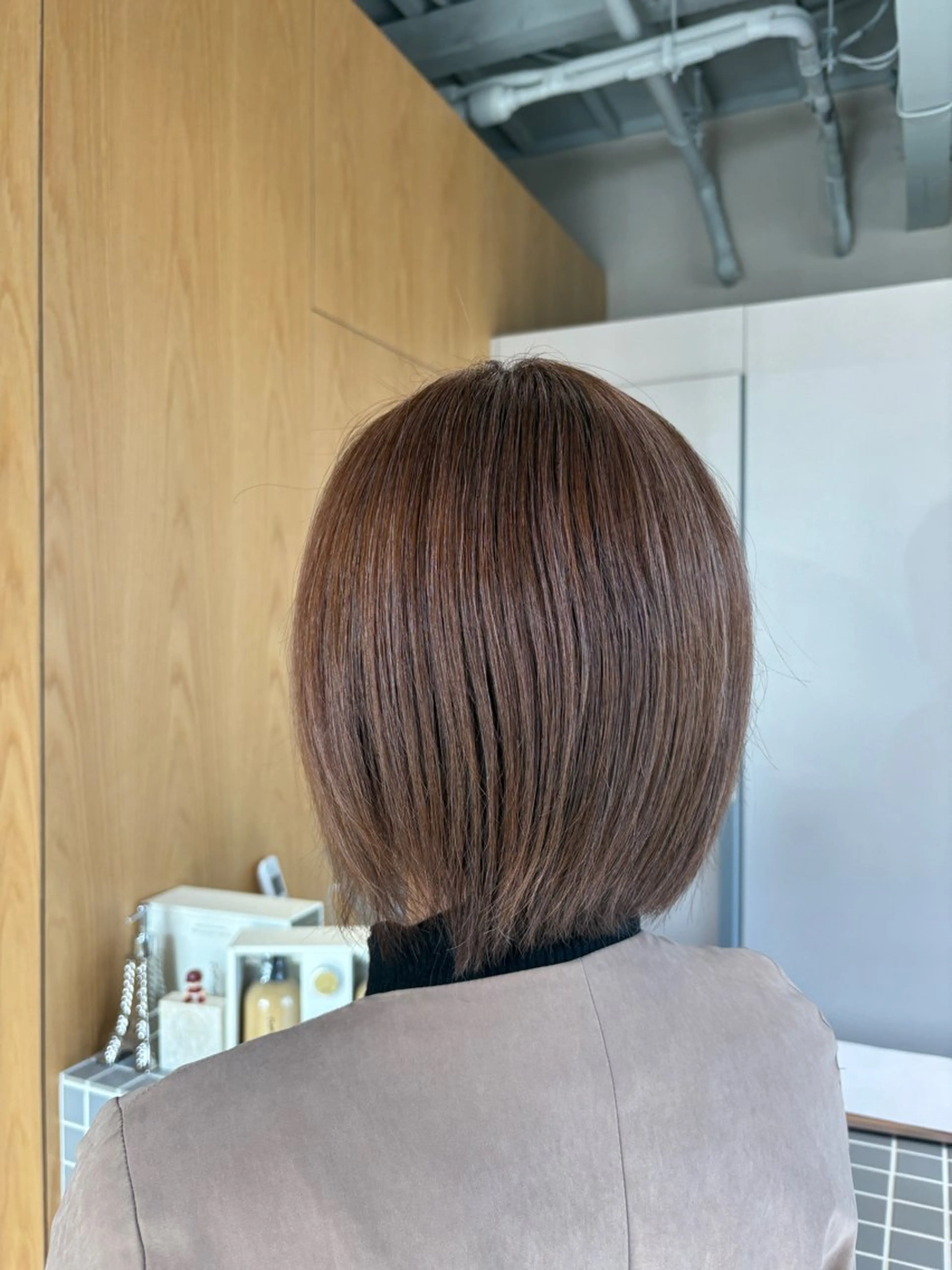 ショート ヘアカラー 井山 葵のヘアスタイル