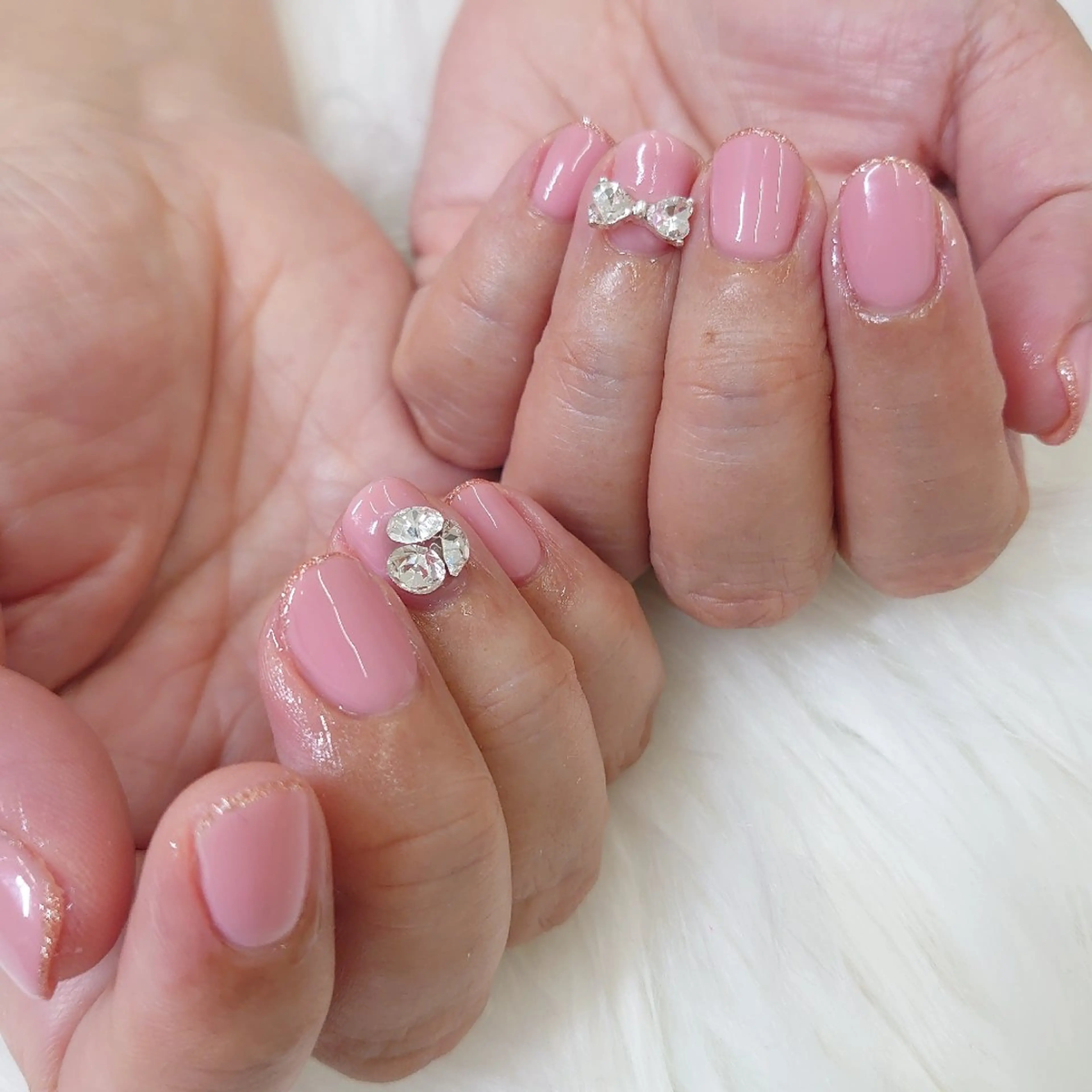 ネイル キラキラネイル リボン ストーンネイル ハンドネイル Bianca浦和西口 ⭐mitoのネイルデザイン