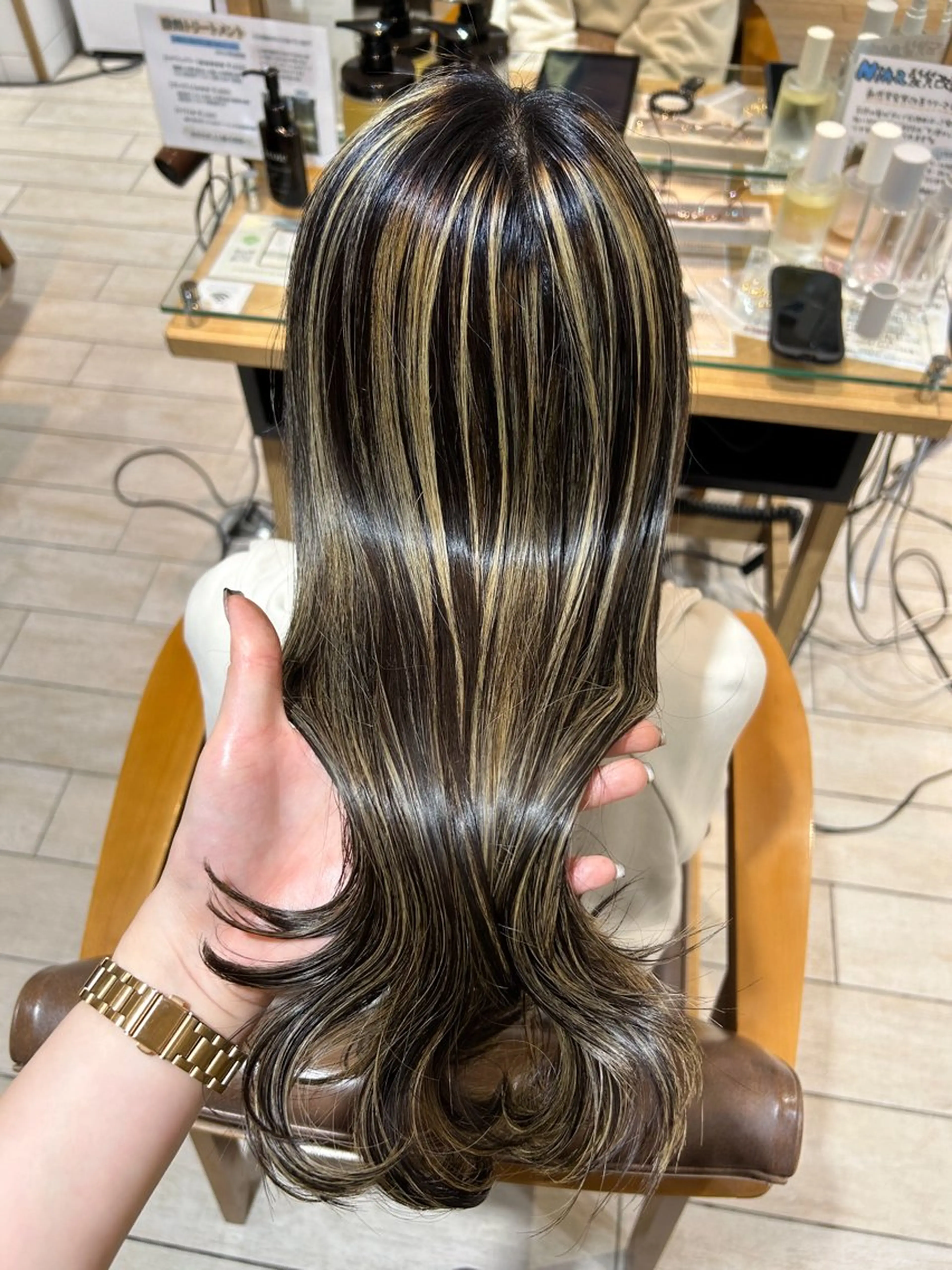 セミロング カラー ハイライトカラー ハイライト カット ヘアカラー Ami 🕊‎✨のヘアスタイル