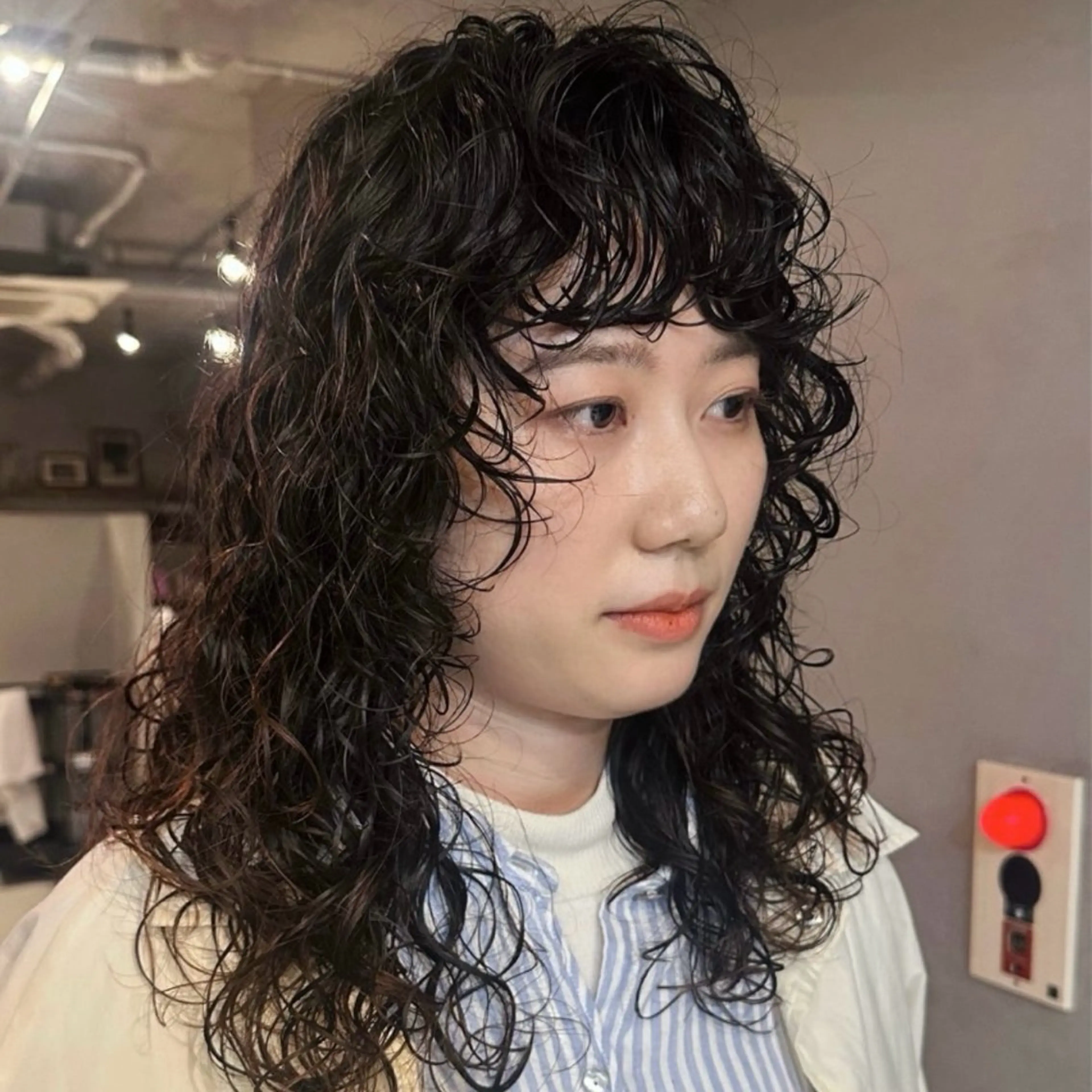 ミディアム パーマ 前野 日奈のヘアスタイル