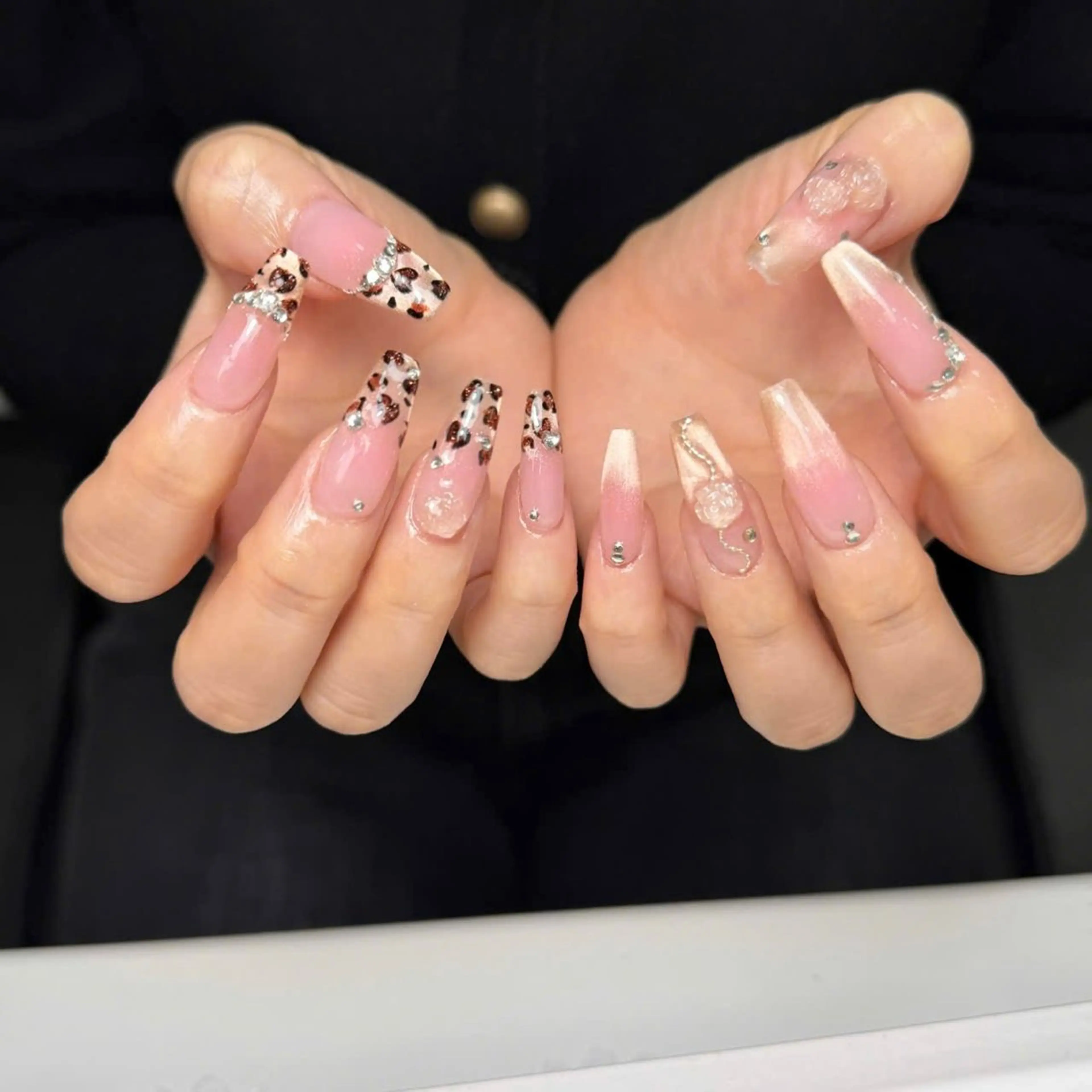 ネイル オーロラネイル 長さ出し フレンチネイル ジェルネイル マグネットネイル ハンドネイル KITTY_NAILS所属・KITTY nailsのネイルデザイン