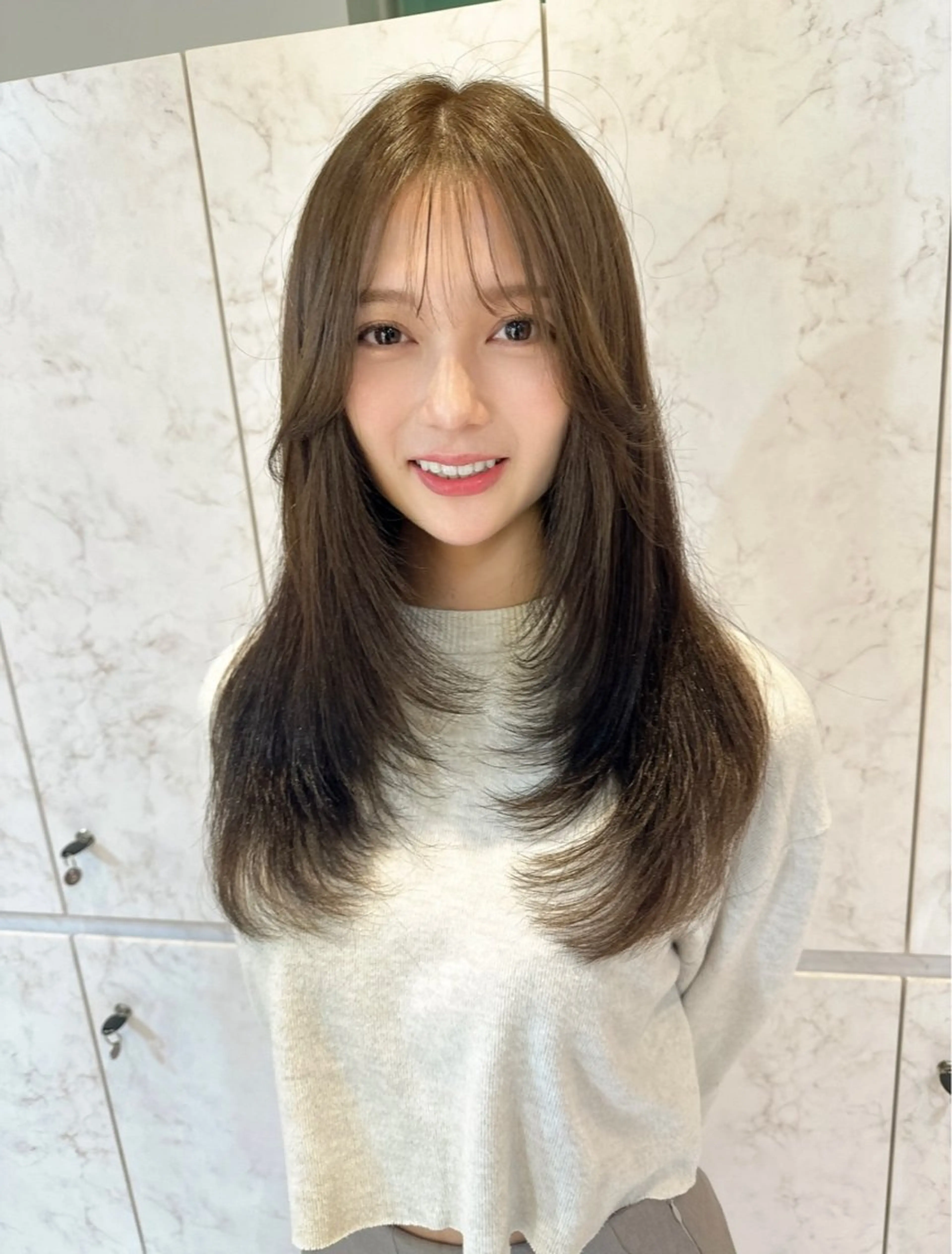 ロング カラー ヘアアレンジ カット ヘアカラー トリートメント Akane レイヤー/艶カラーのヘアスタイル