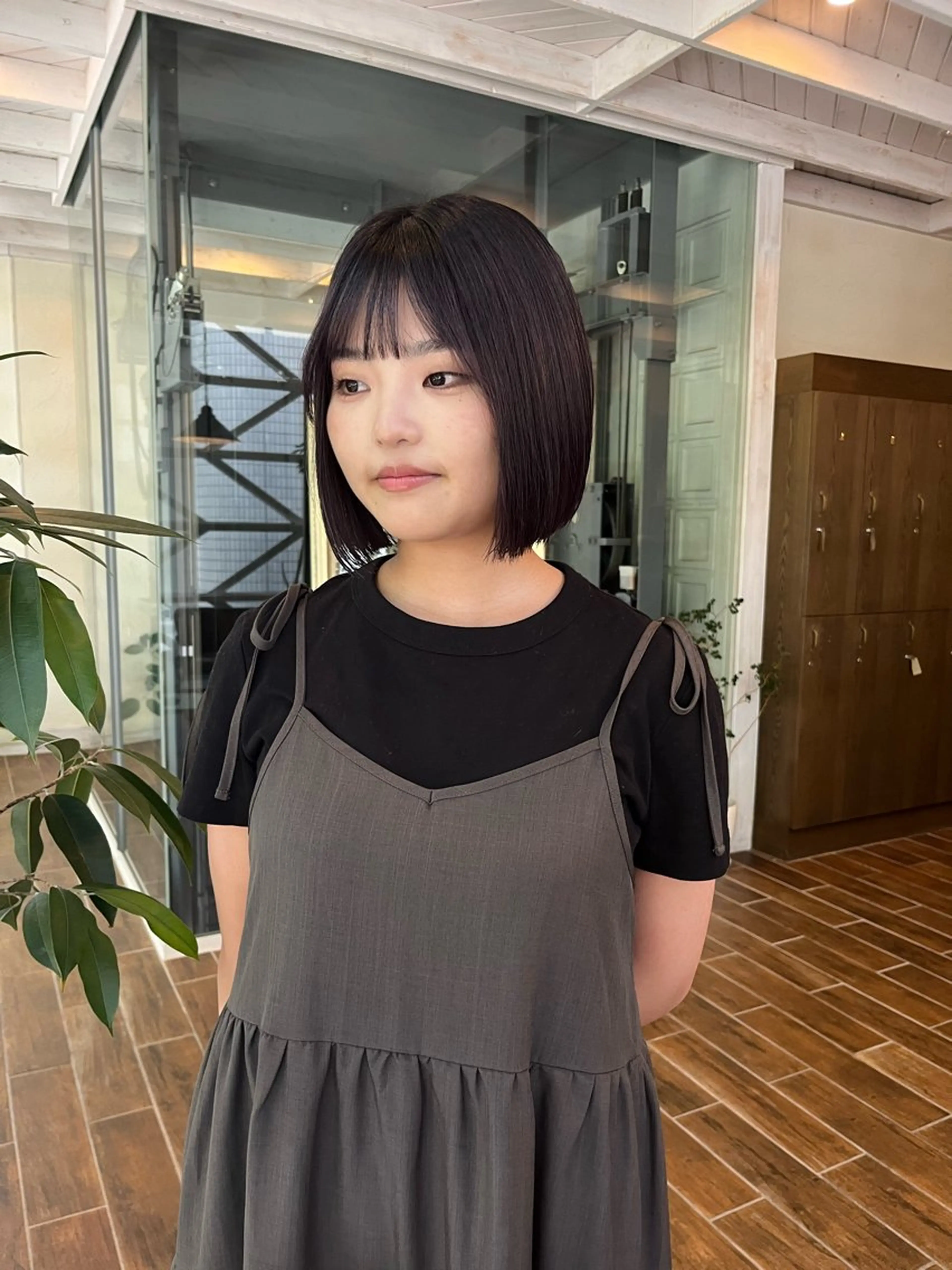 ミディアム カラー そね こまちのヘアスタイル