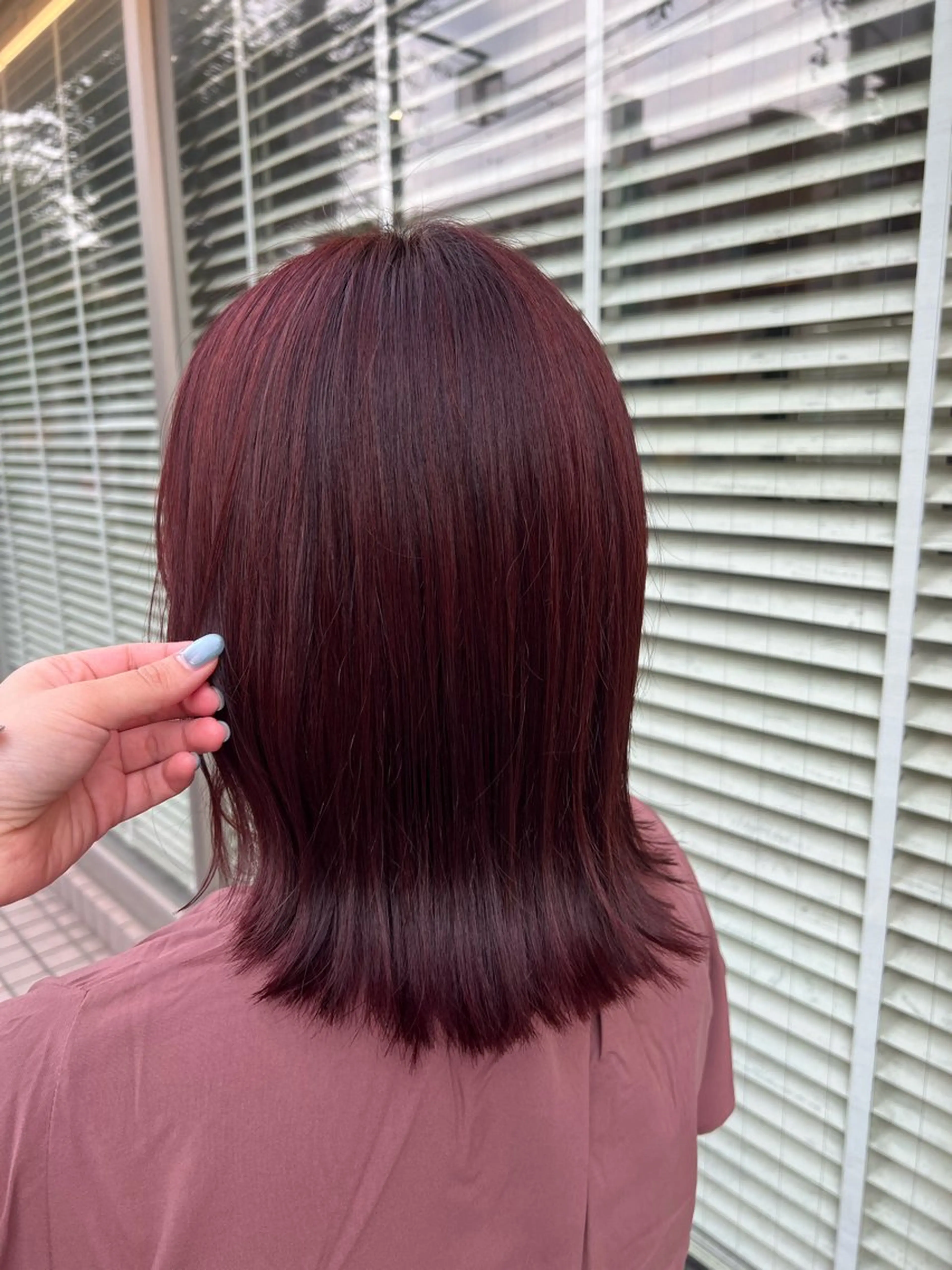 ミディアム カラー 吉野 実彩のヘアスタイル