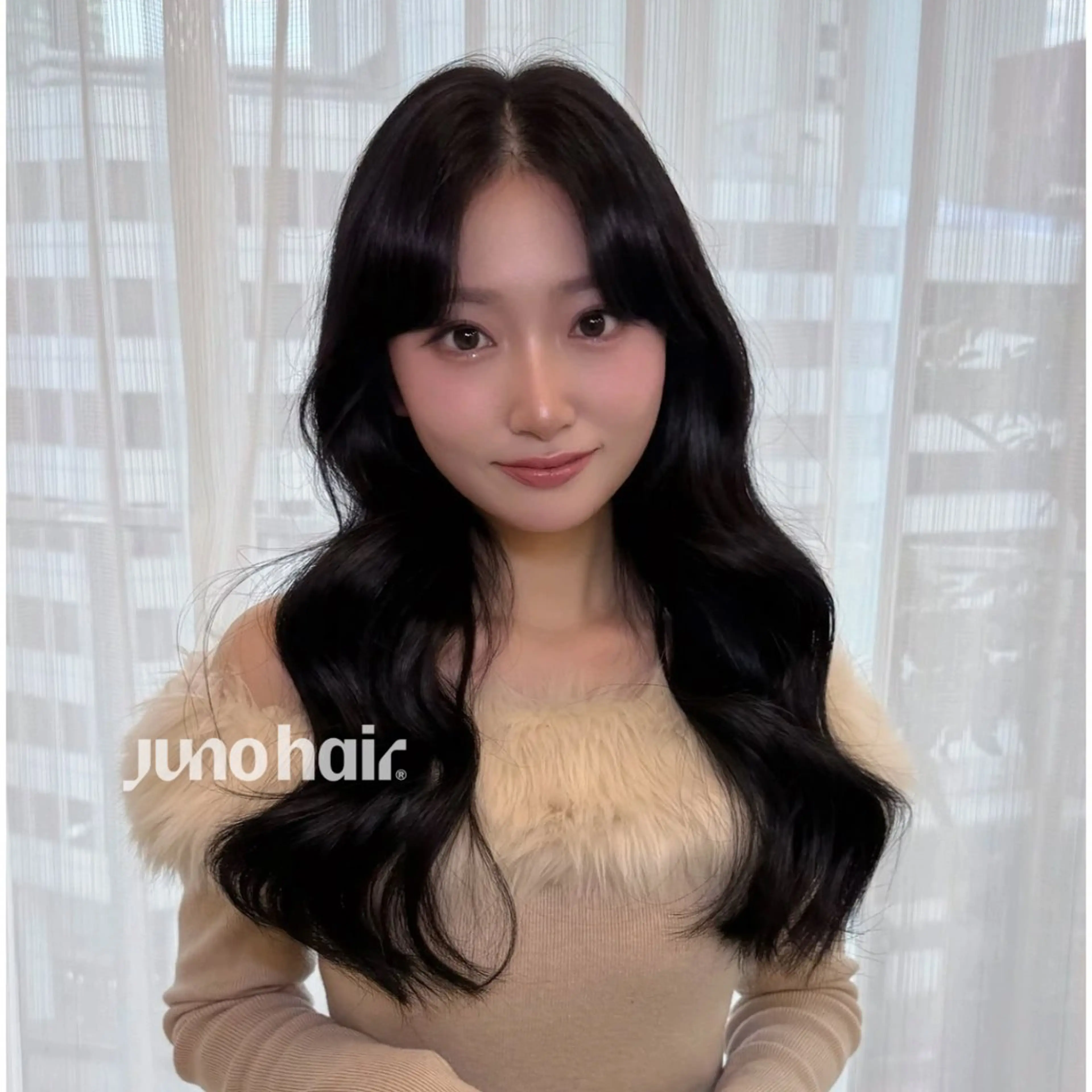 ロング カラー 黒髪 ヨシンモリ 韓国風ヘア 小顔カット カット ヘアカラー 韓国レイヤー🪽 無重力パーマナツキのヘアスタイル