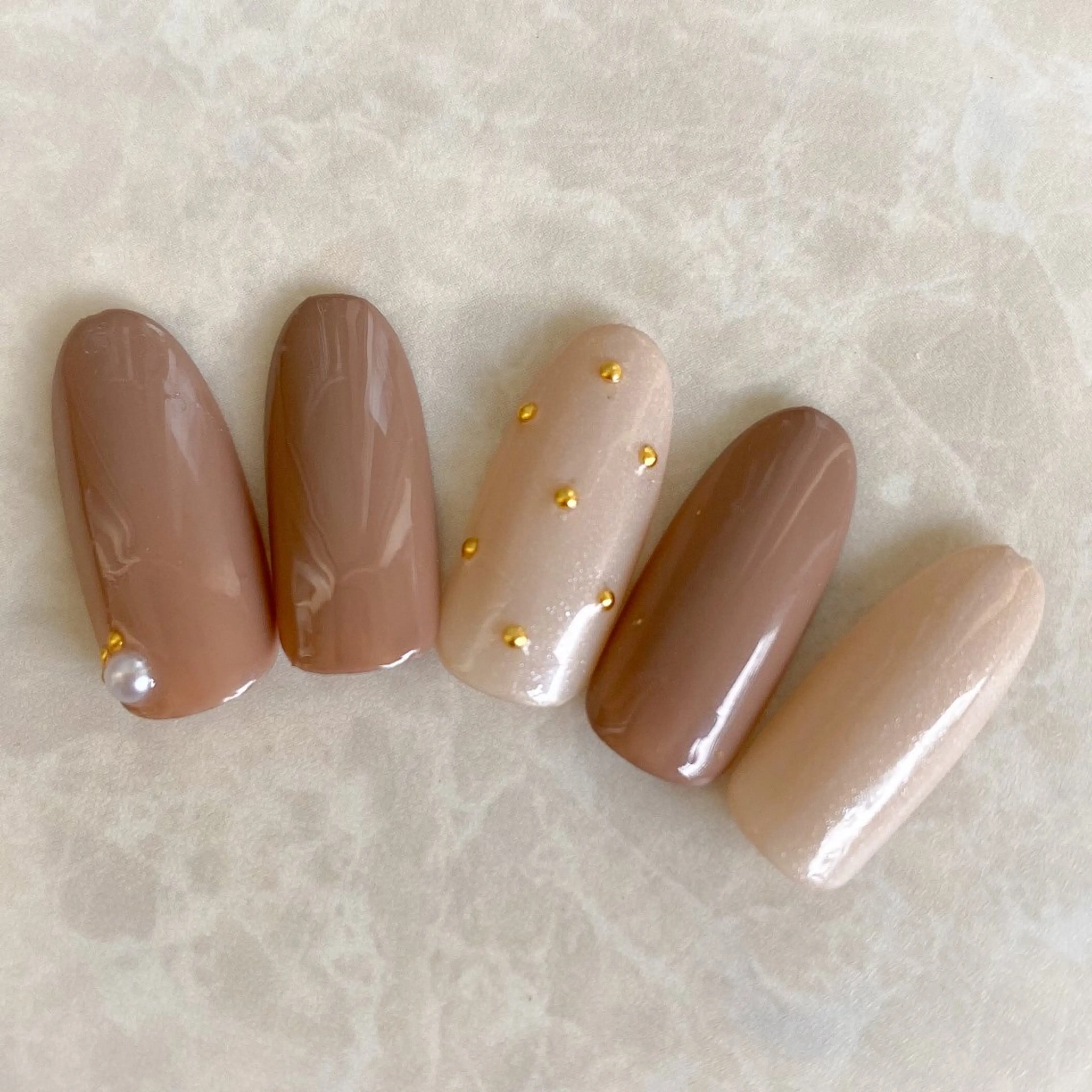 ネイル ゴールド ネイル空間所属・muguet🎀 nailのネイルデザイン