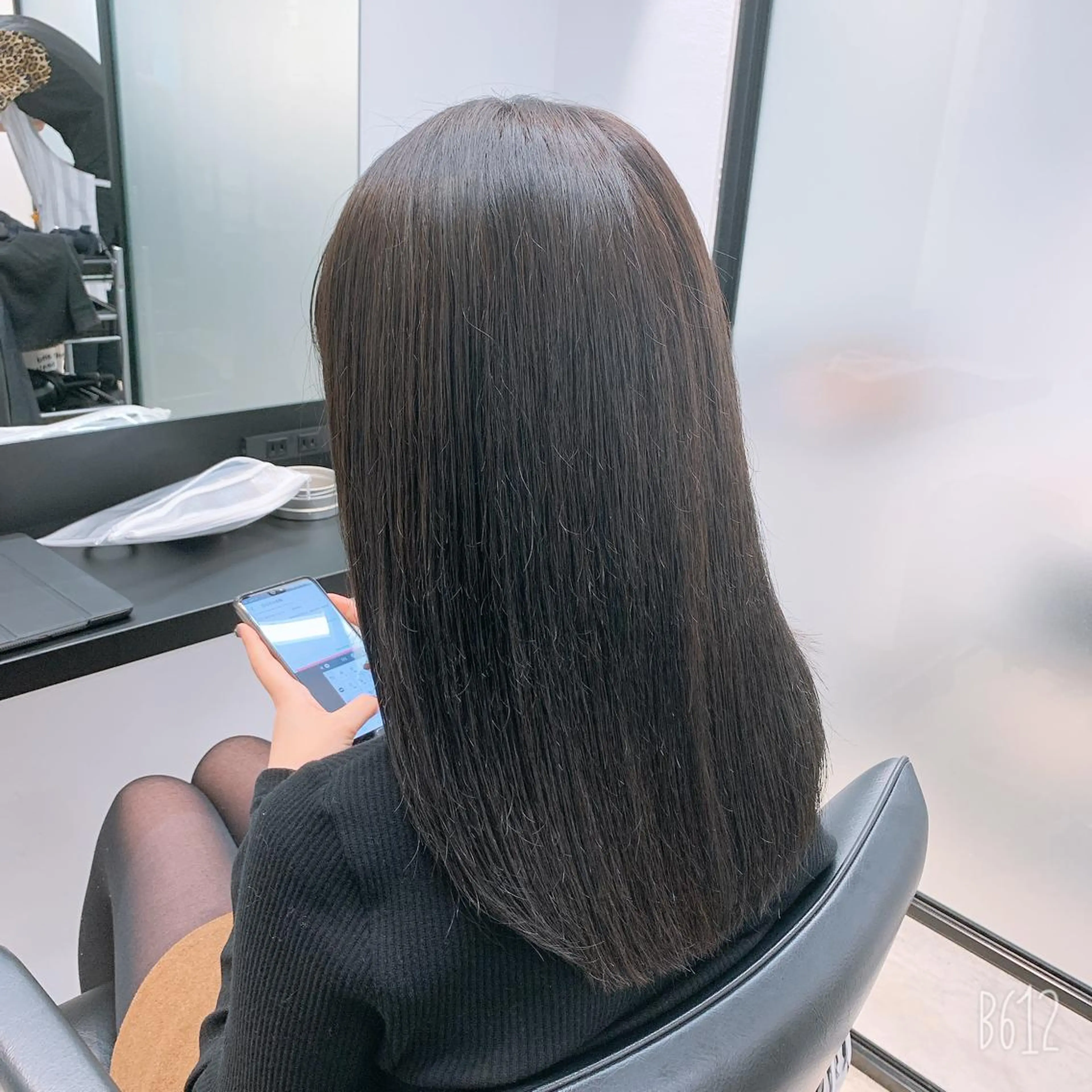 カラー アディクシーカラー アッシュ アッシュグレー ベージュカラー ブリーチ 前髪顔周りカット 沼田 拓斗のヘアスタイル