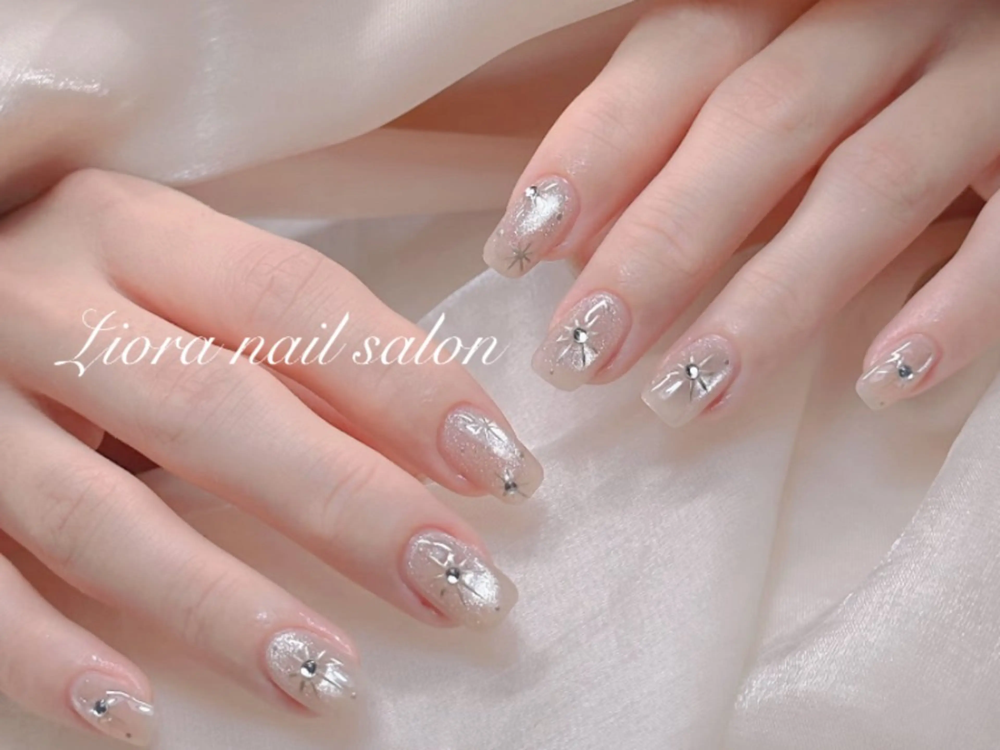 ネイル フレンチネイル ジェルネイル ガーリー グラデーション キラキラネイル ハンドネイル Liora nail 1のネイルデザイン