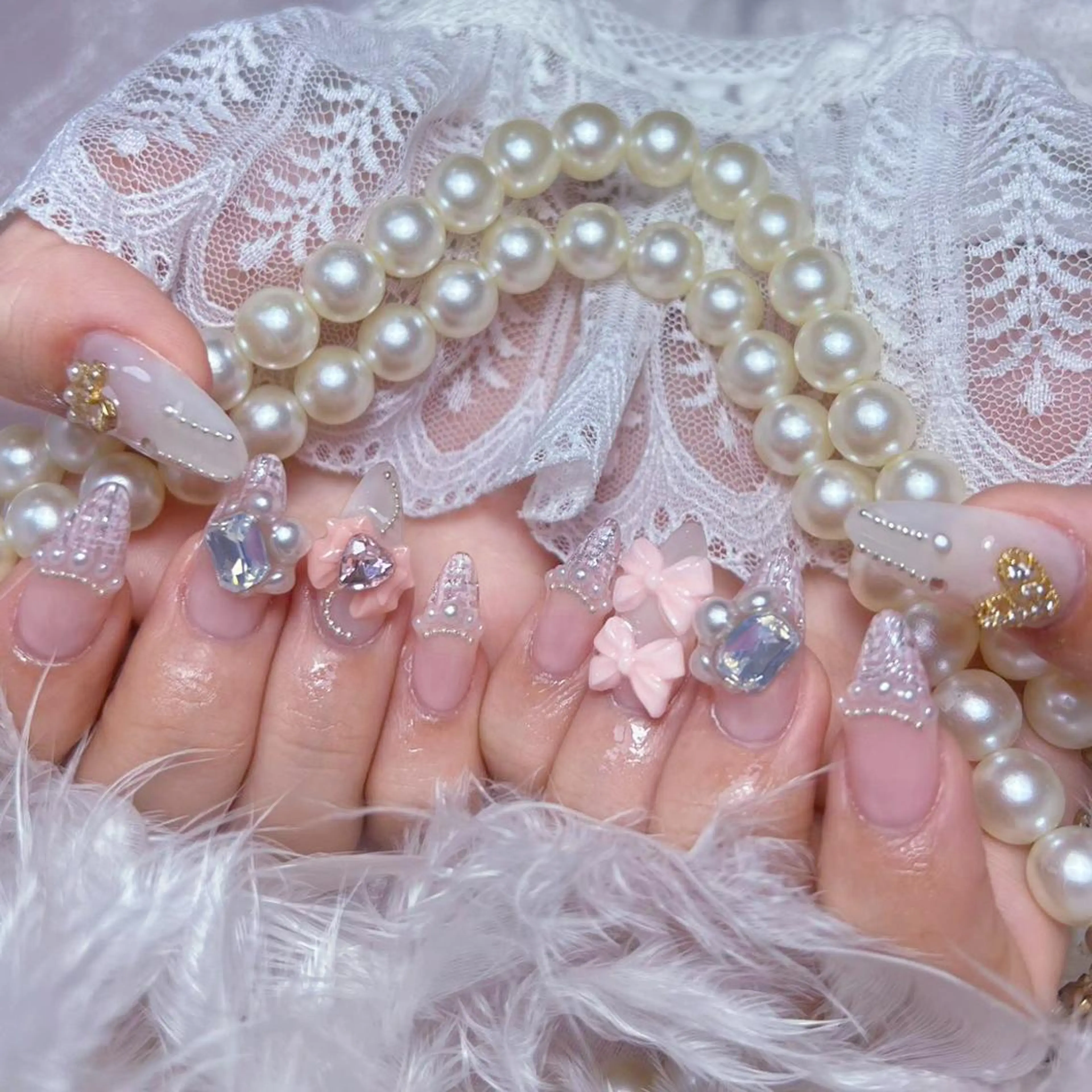 ネイル アートネイル オーロラネイル ガーリー キラキラネイル 韓国ネイル DIAMOND Nail🍒のネイルデザイン